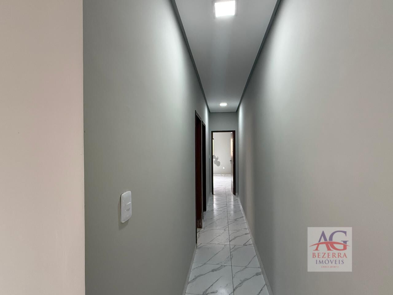Casa à venda com 2 quartos, 70m² - Foto 7