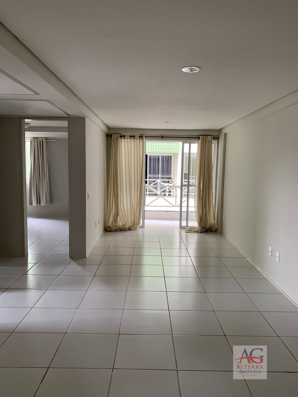 Apartamento à venda com 3 quartos, 66m² - Foto 1