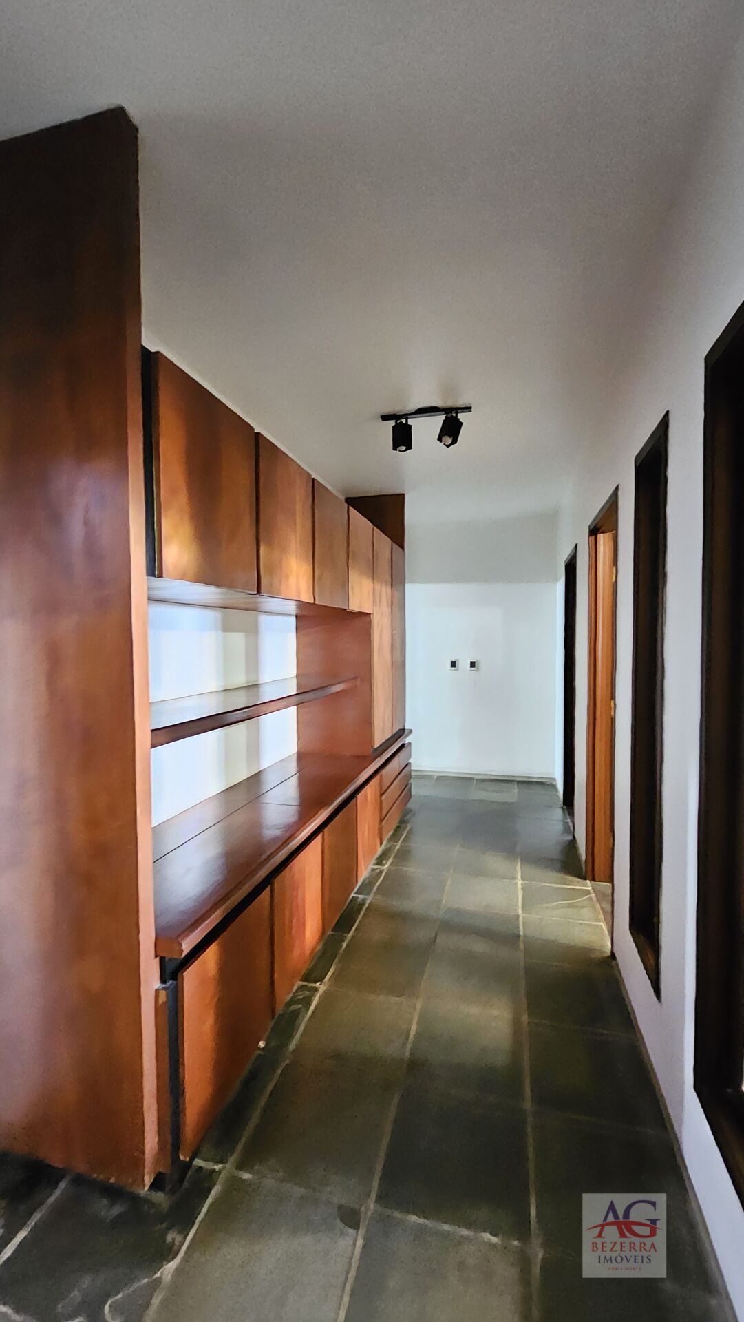 Casa à venda com 6 quartos, 678m² - Foto 17