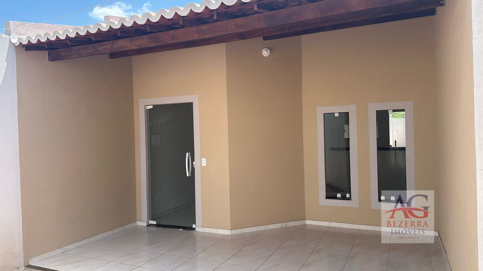 Casa à venda com 2 quartos, 86m² - Foto 1