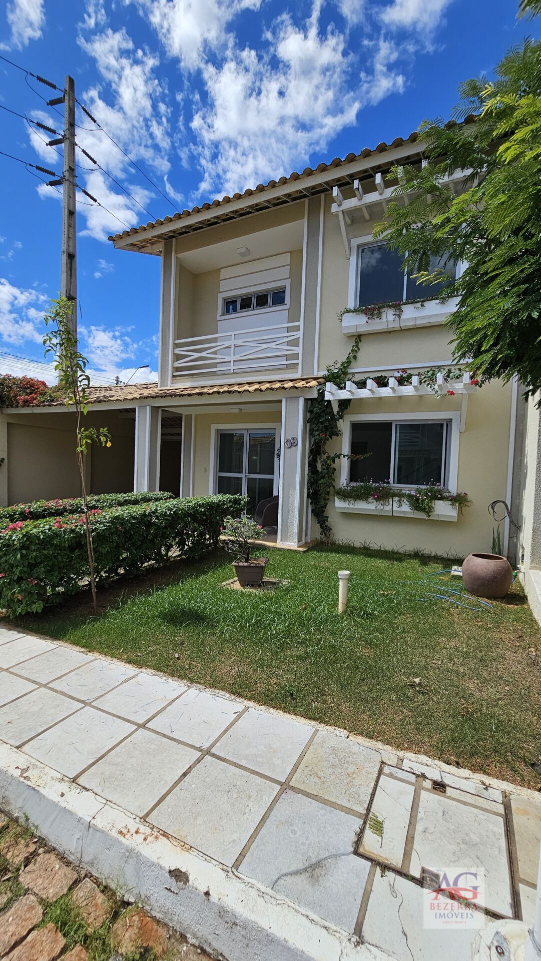 Casa para alugar com 4 quartos, 153m² - Foto 1