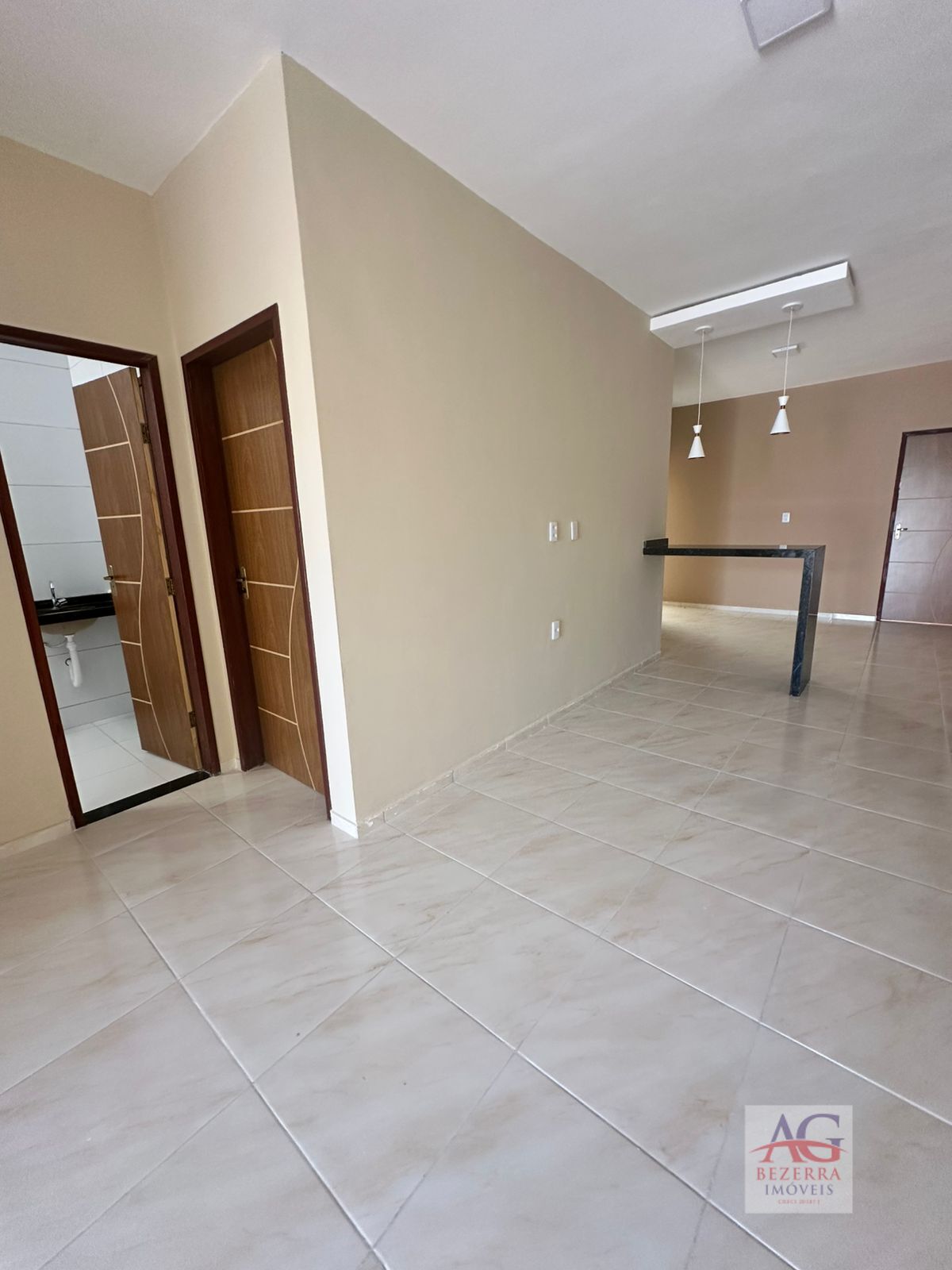 Casa à venda com 3 quartos, 90m² - Foto 2