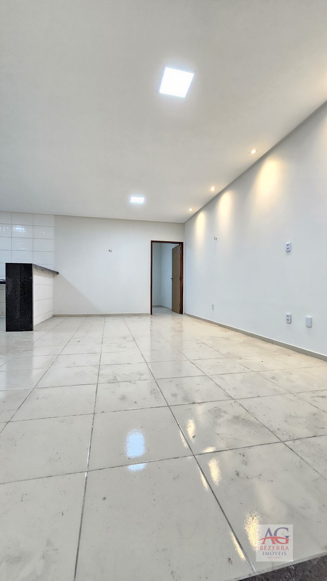 Casa à venda com 2 quartos, 72m² - Foto 5