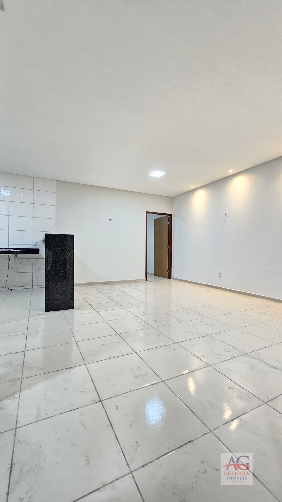 Casa à venda com 2 quartos, 72m² - Foto 12