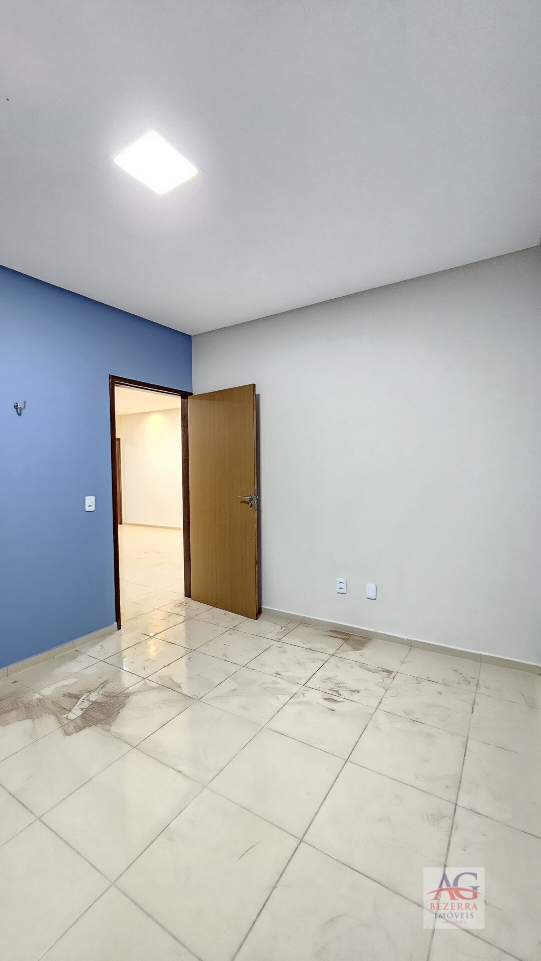 Casa à venda com 2 quartos, 72m² - Foto 11