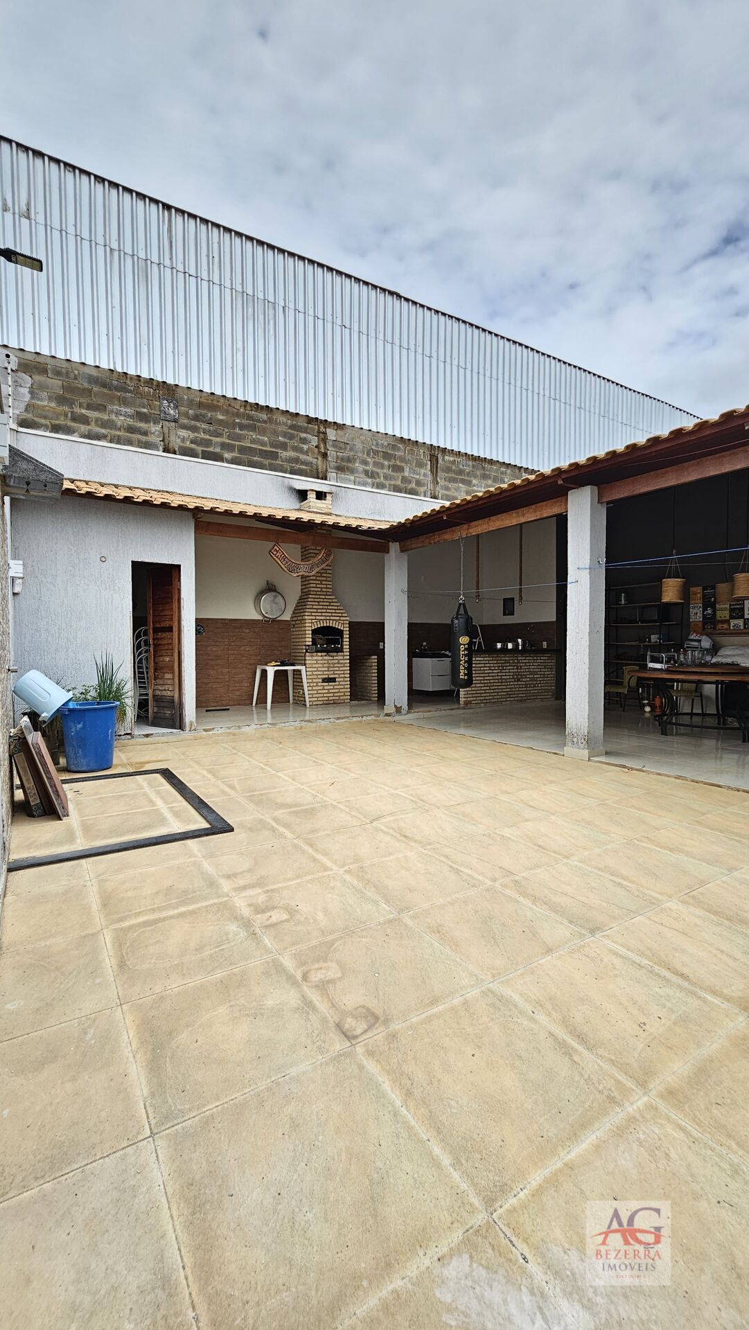 Casa à venda com 4 quartos, 300m² - Foto 37