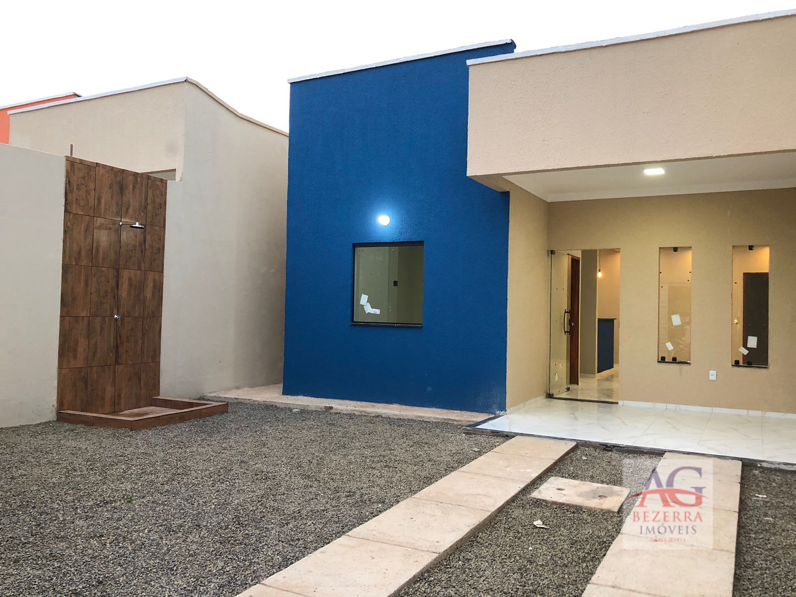 Casa à venda com 2 quartos, 88m² - Foto 2