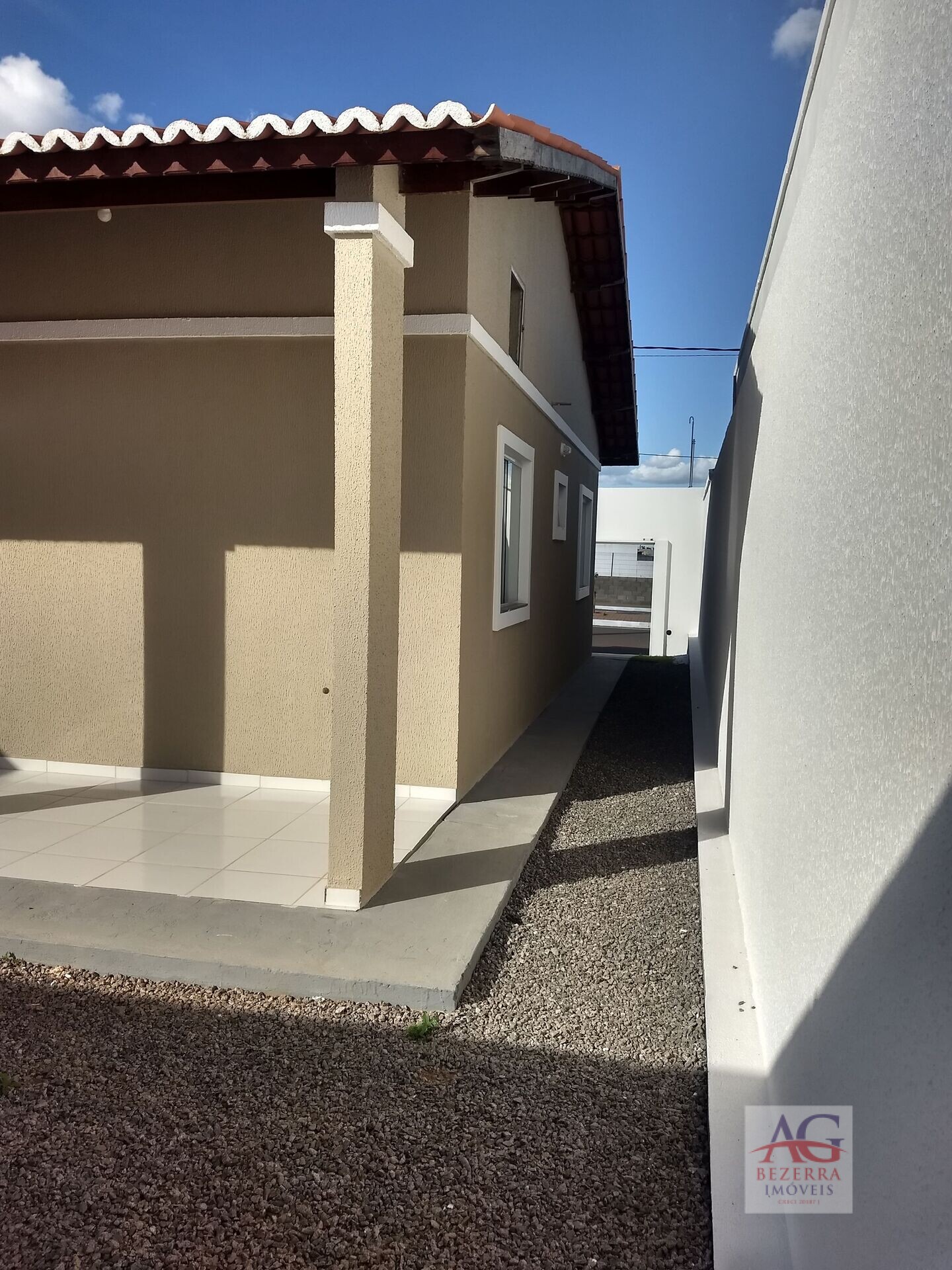 Casa à venda com 2 quartos, 60m² - Foto 18