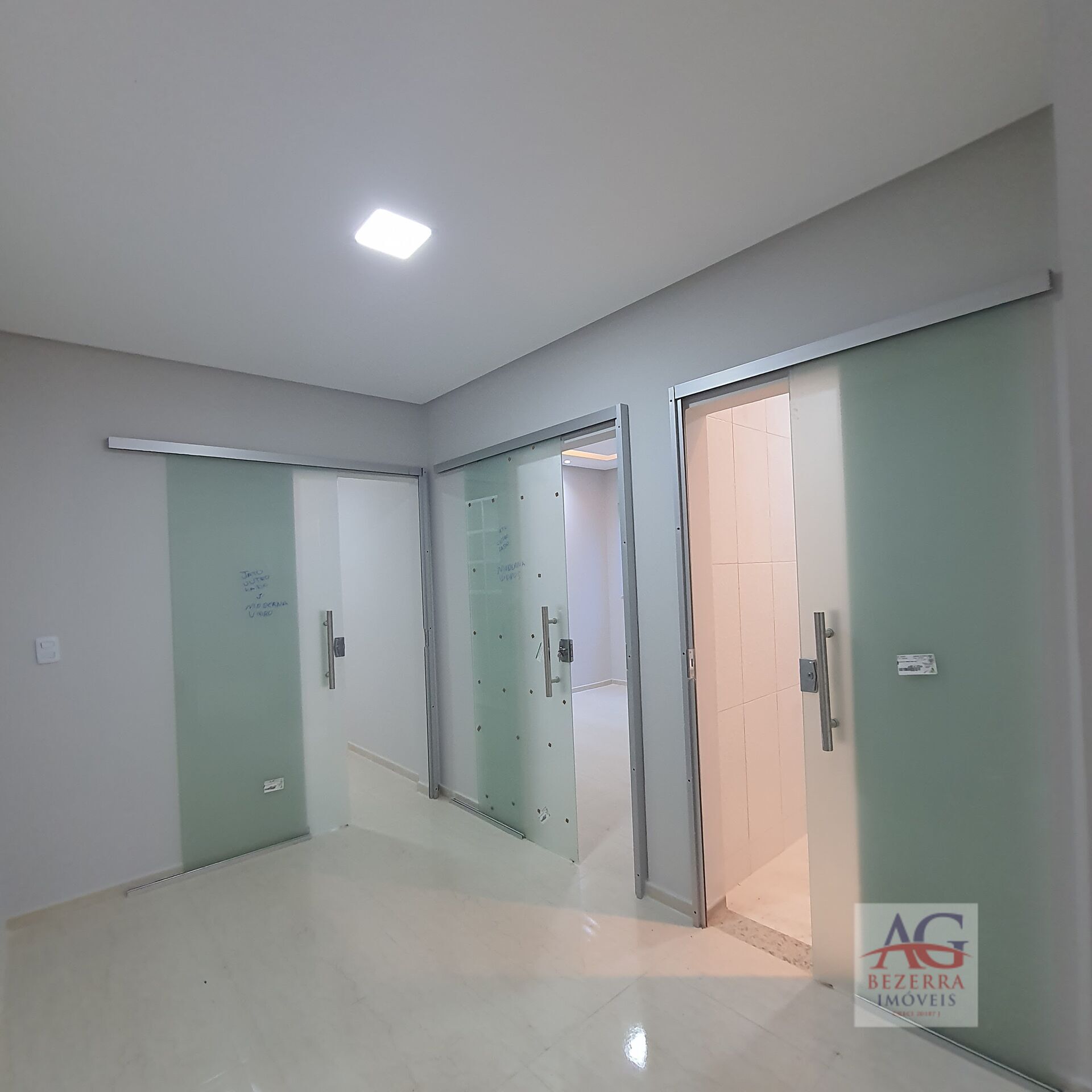 Casa à venda com 3 quartos, 145m² - Foto 14