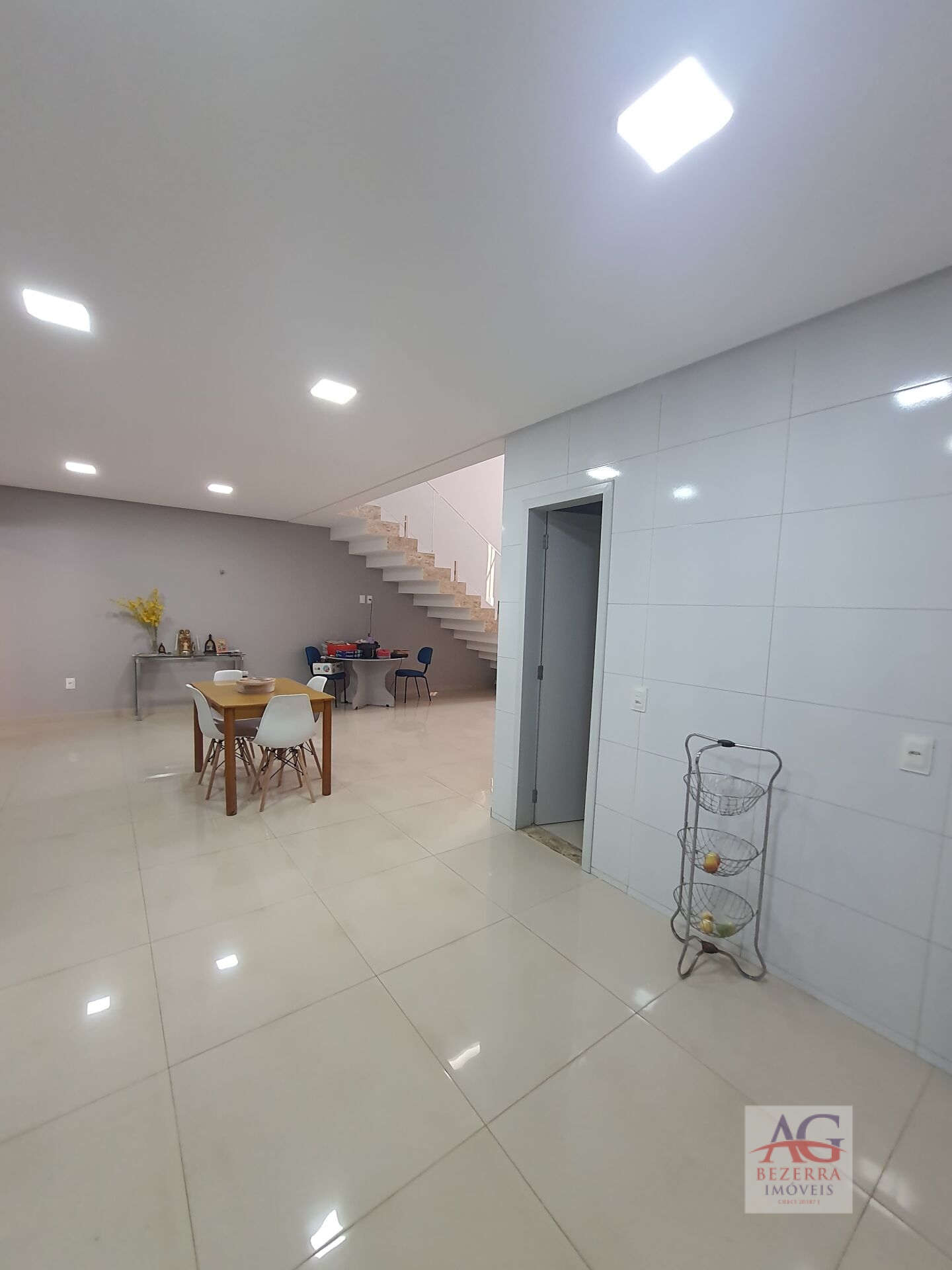 Casa à venda com 3 quartos, 300m² - Foto 10