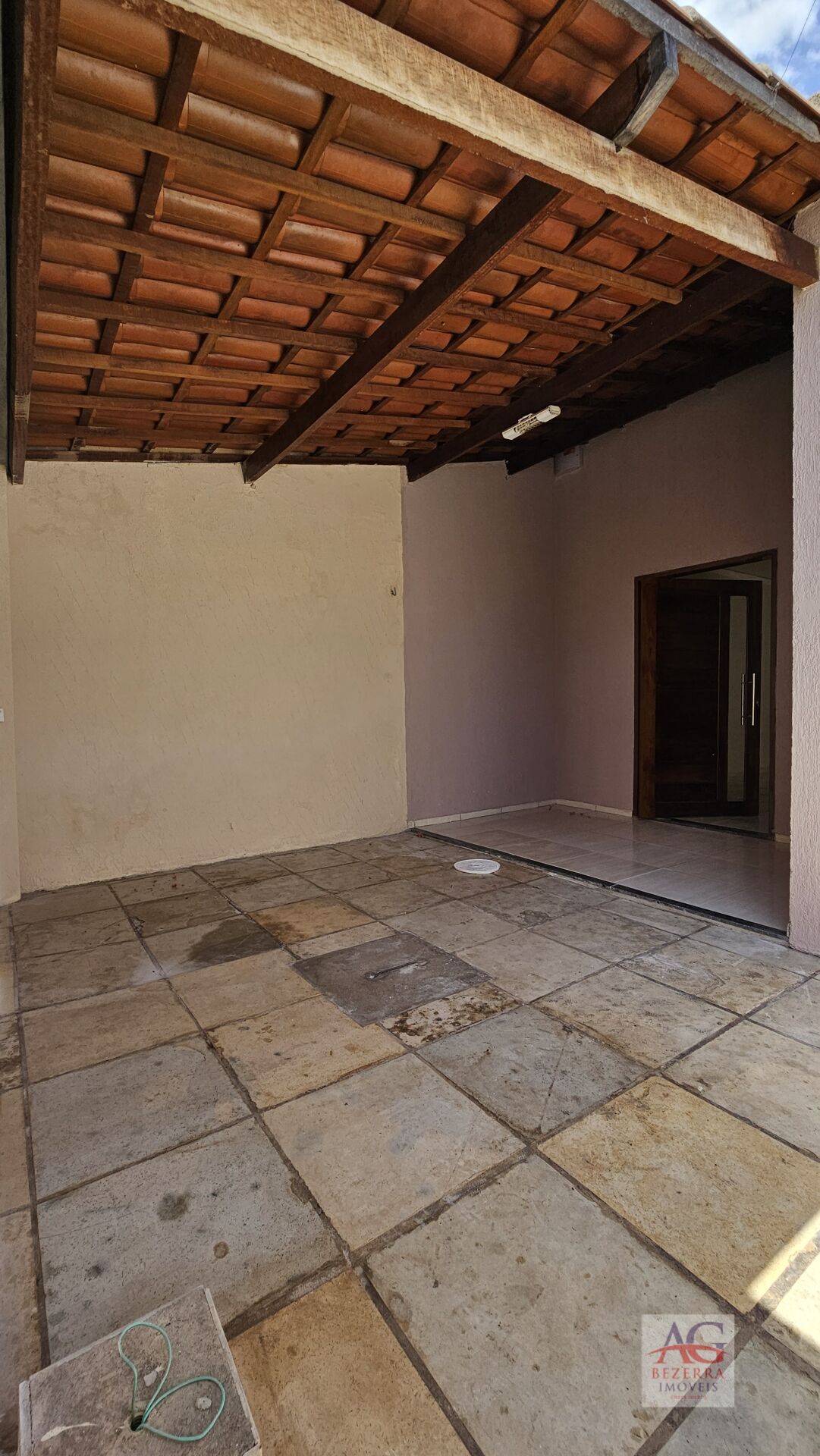 Casa à venda com 3 quartos, 95m² - Foto 2