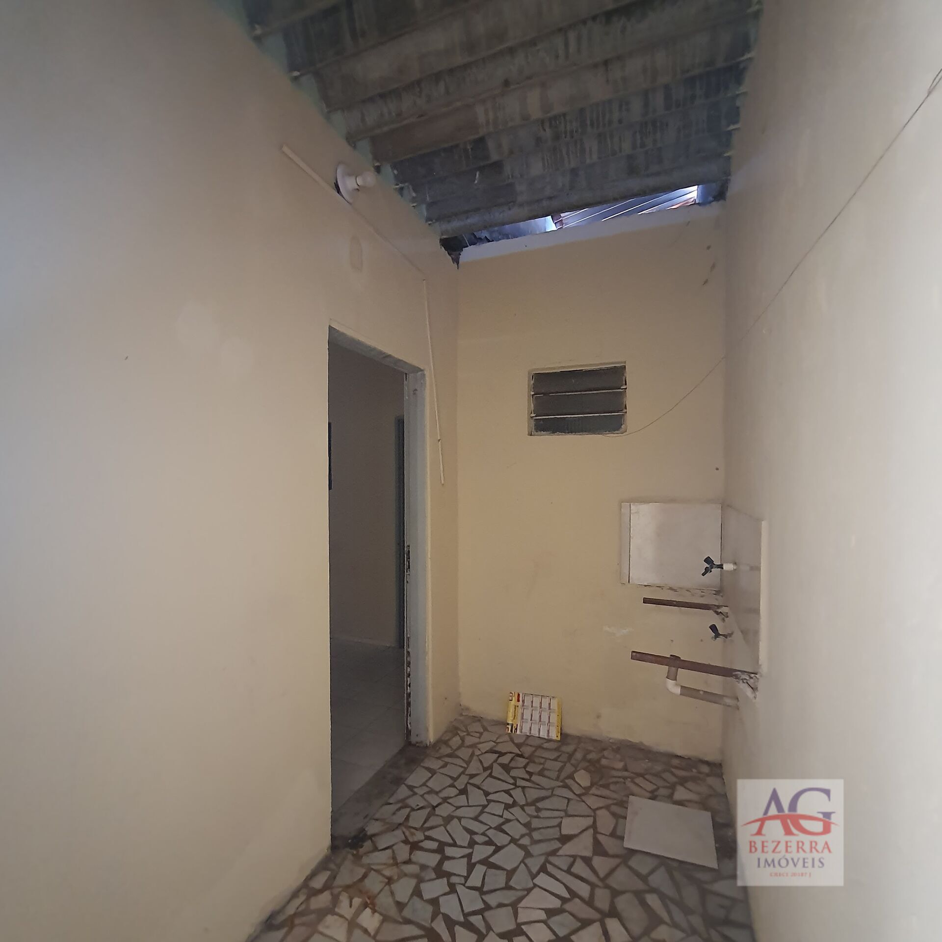 Casa à venda com 2 quartos, 200m² - Foto 11