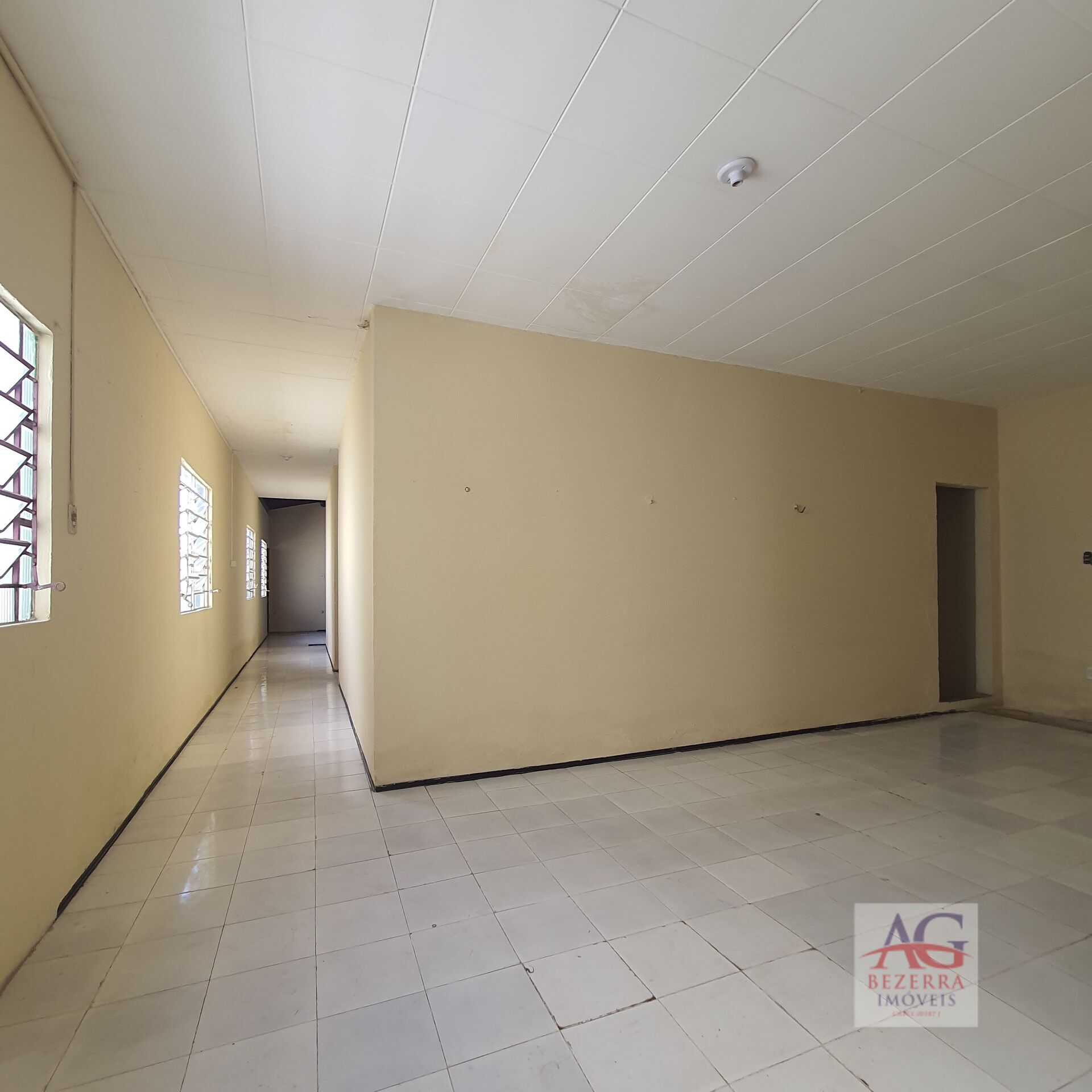 Casa à venda com 2 quartos, 200m² - Foto 8