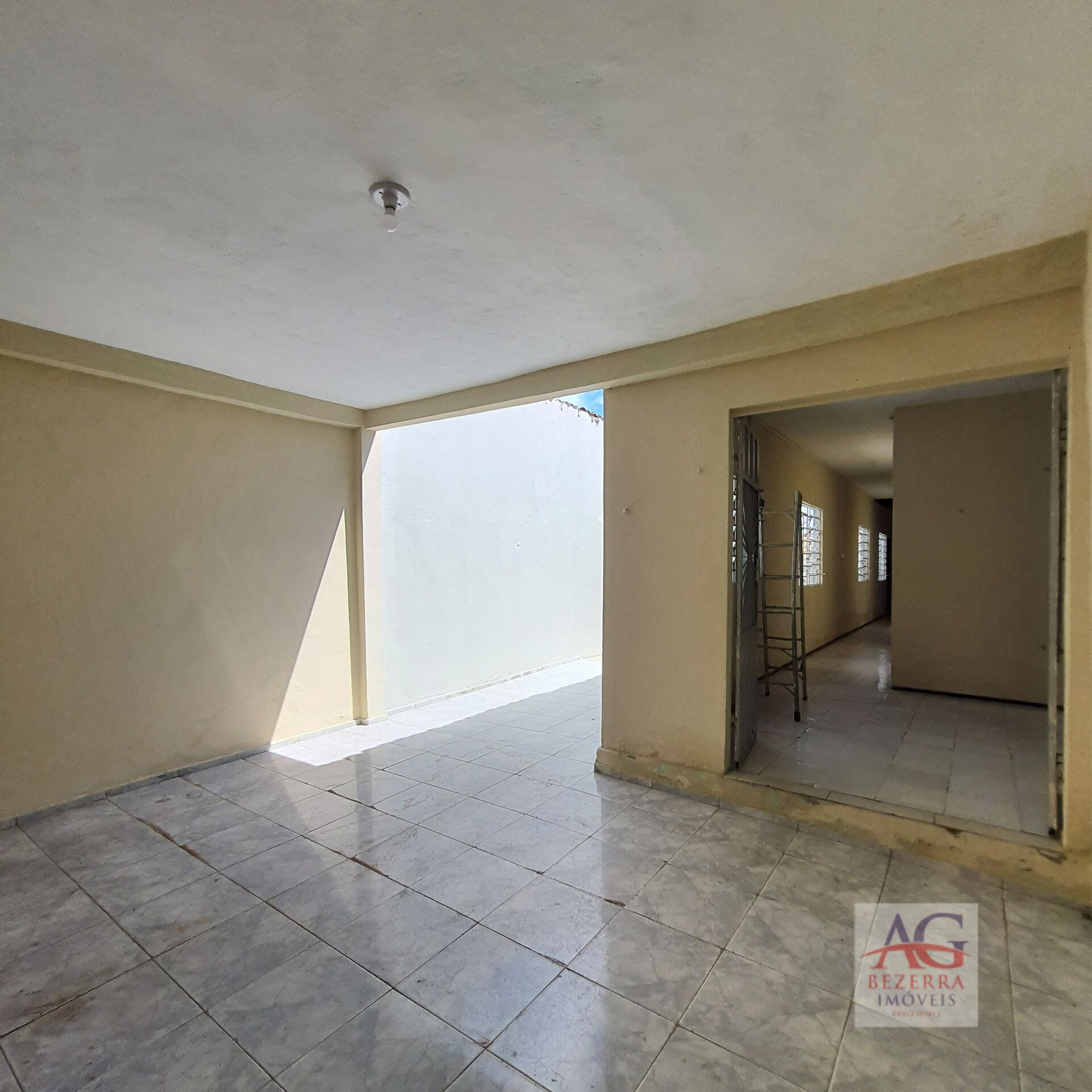 Casa à venda com 2 quartos, 200m² - Foto 7