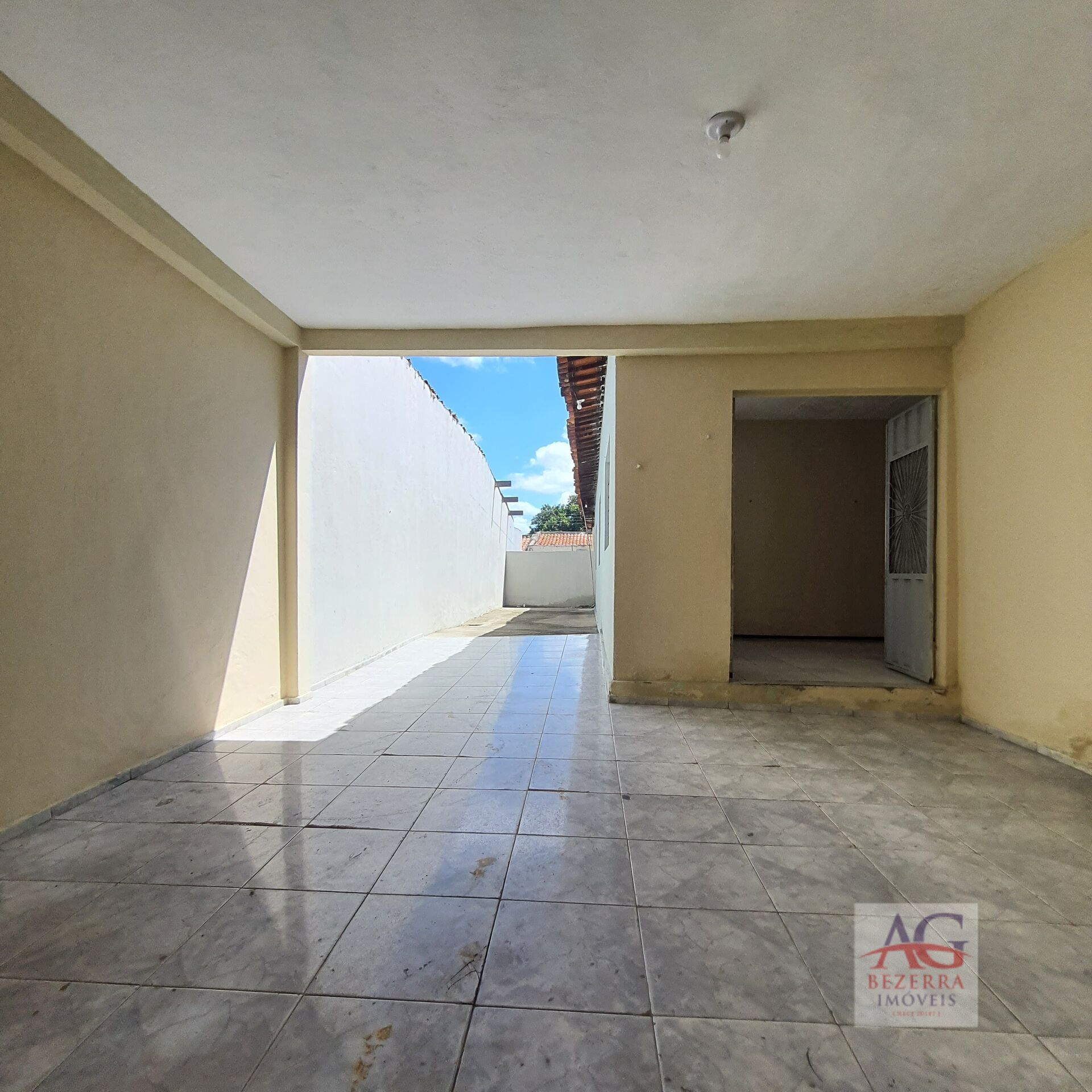 Casa à venda com 2 quartos, 200m² - Foto 5