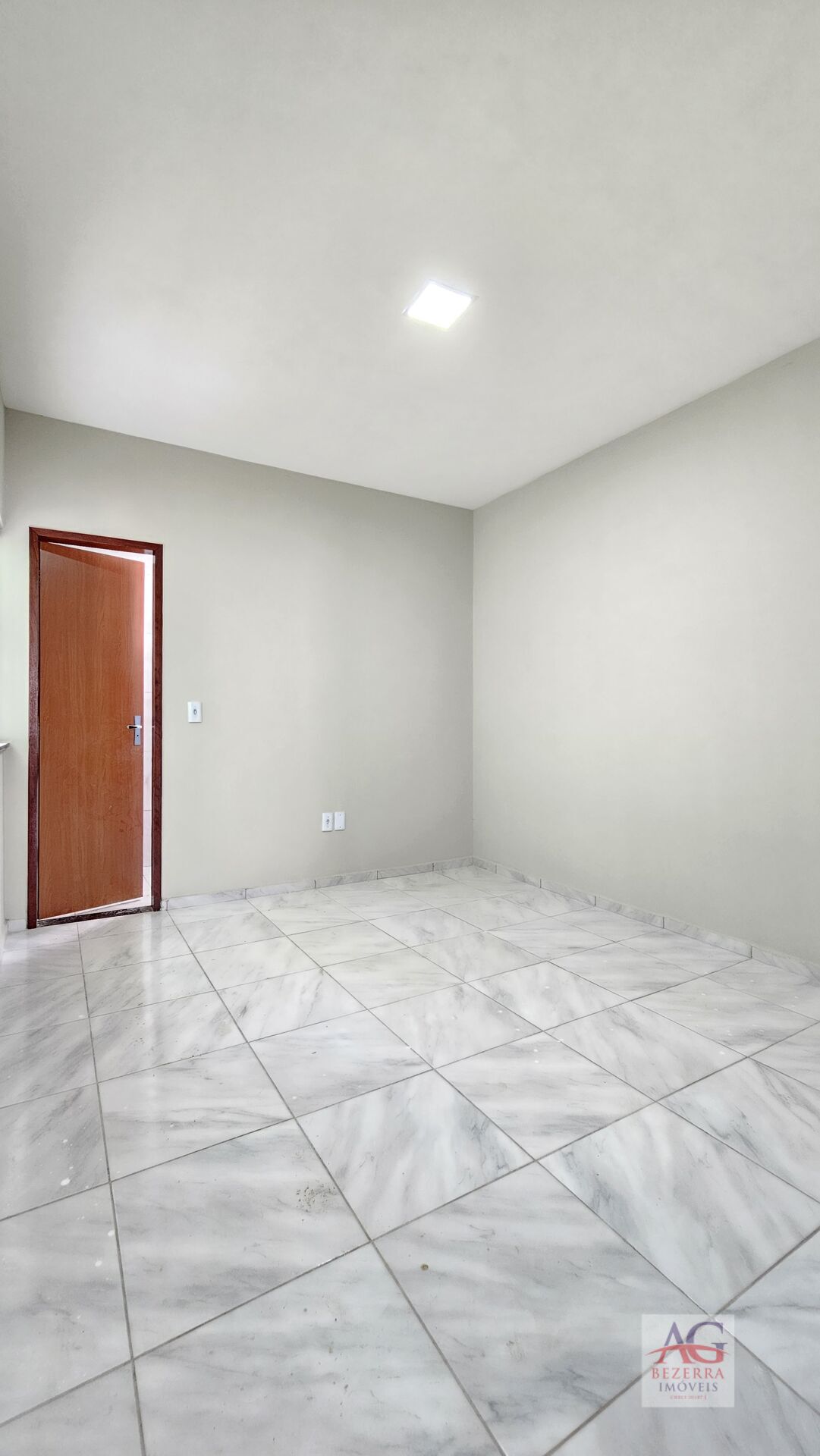 Casa à venda com 2 quartos, 80m² - Foto 10