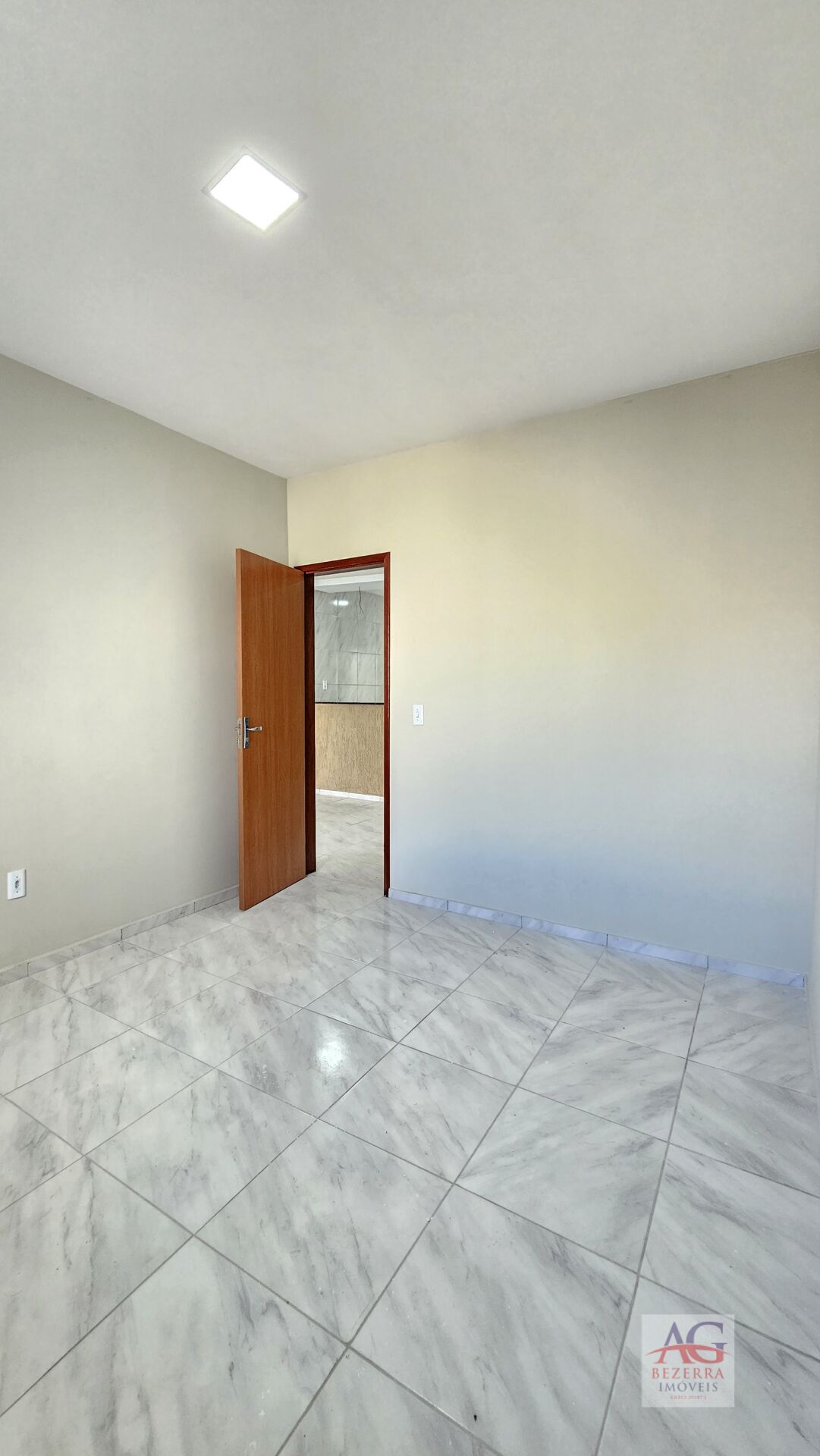 Casa à venda com 2 quartos, 80m² - Foto 9