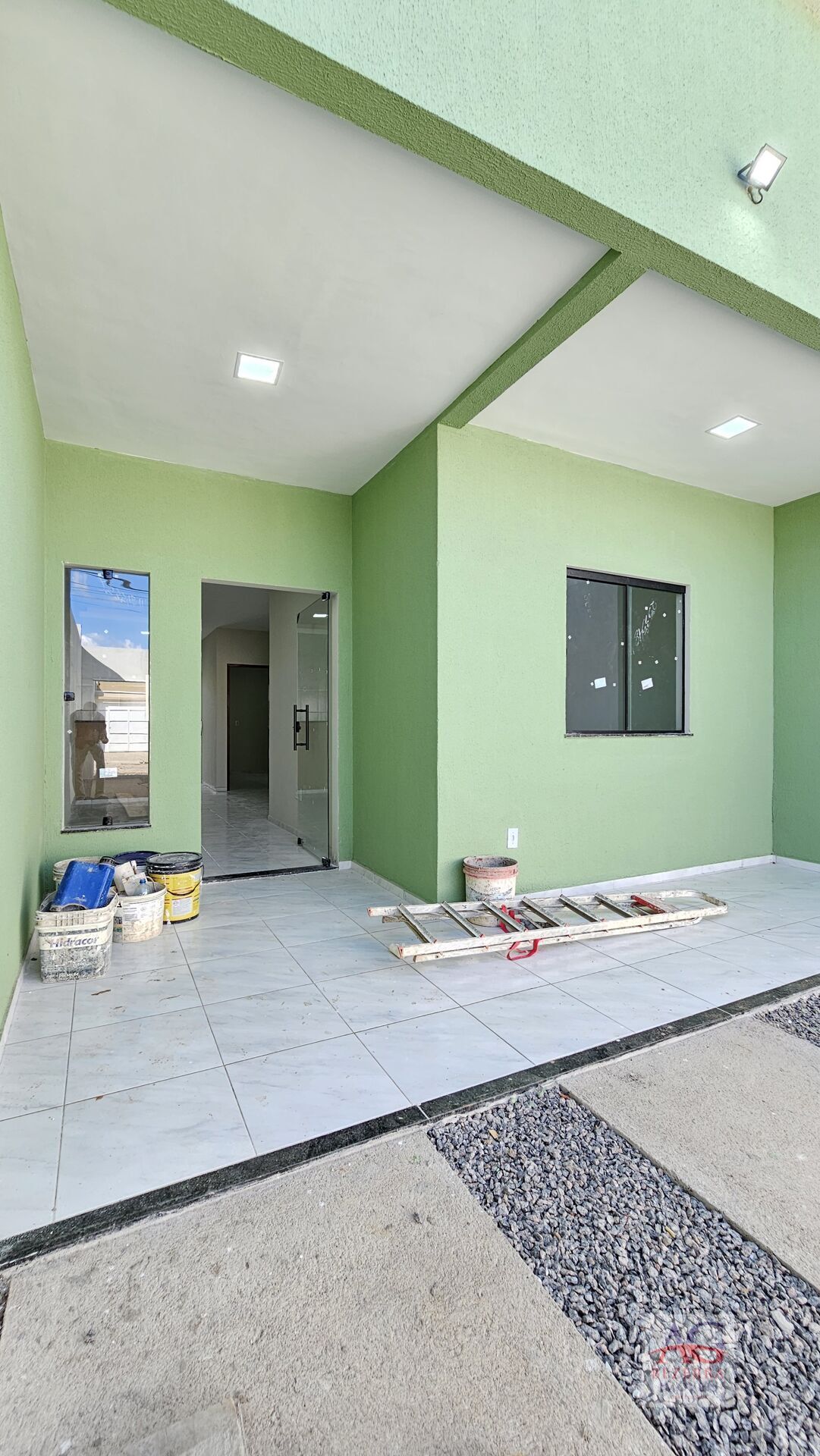 Casa à venda com 2 quartos, 80m² - Foto 1