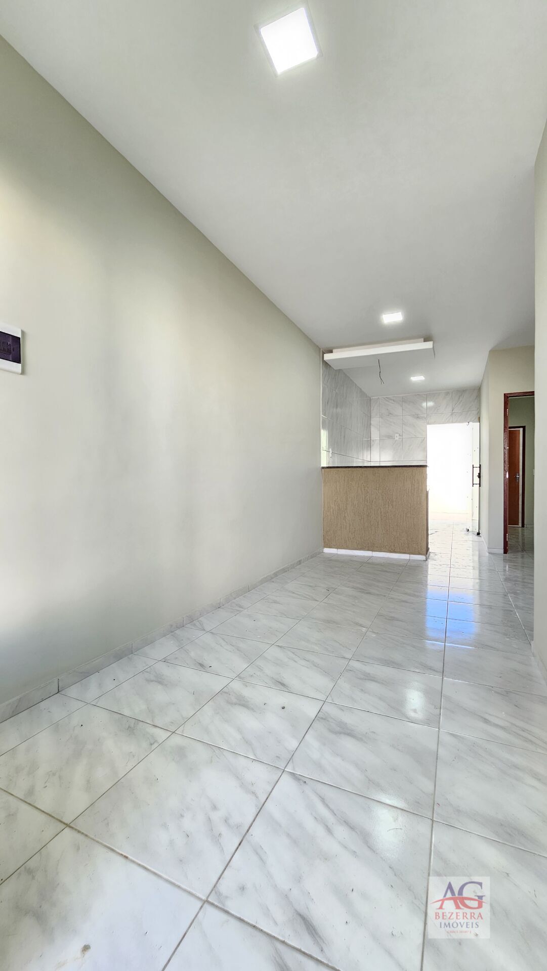 Casa à venda com 2 quartos, 80m² - Foto 4