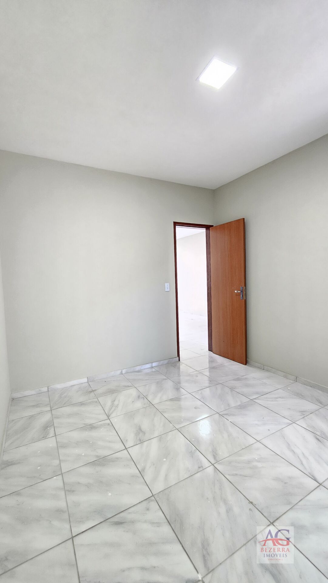 Casa à venda com 2 quartos, 80m² - Foto 11