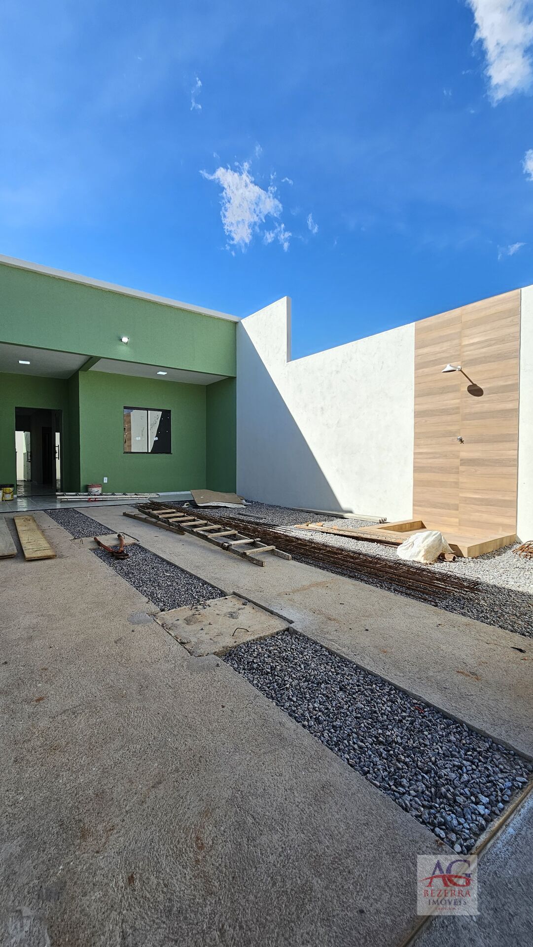 Casa à venda com 2 quartos, 80m² - Foto 2