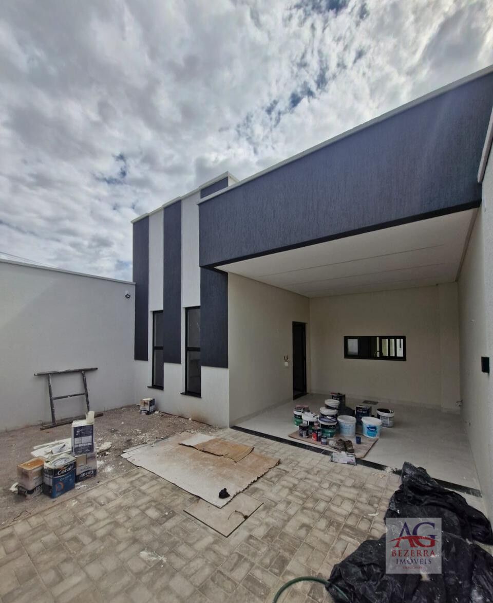 Casa à venda com 3 quartos, 115m² - Foto 1