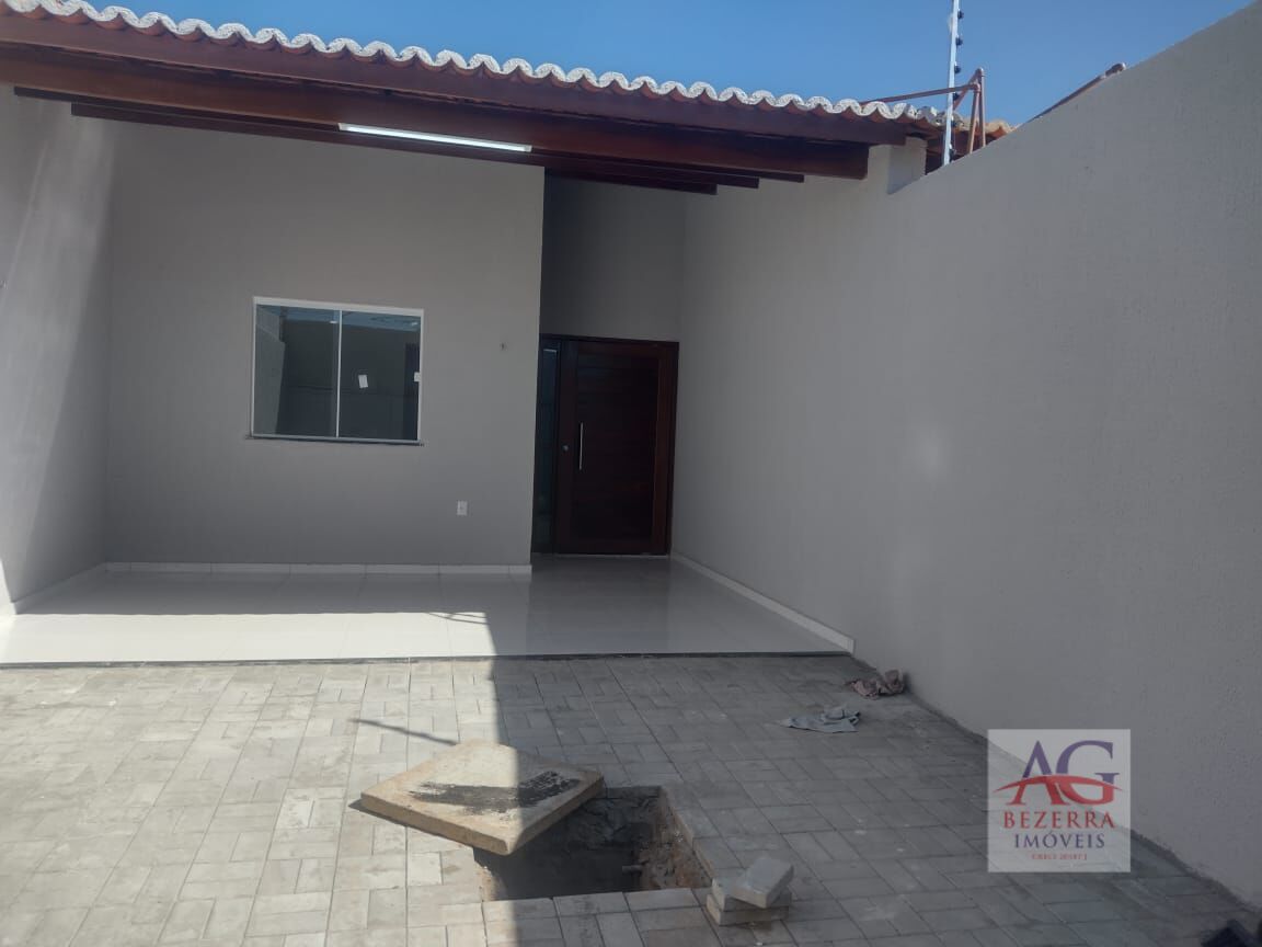 Casa à venda com 3 quartos, 150m² - Foto 1