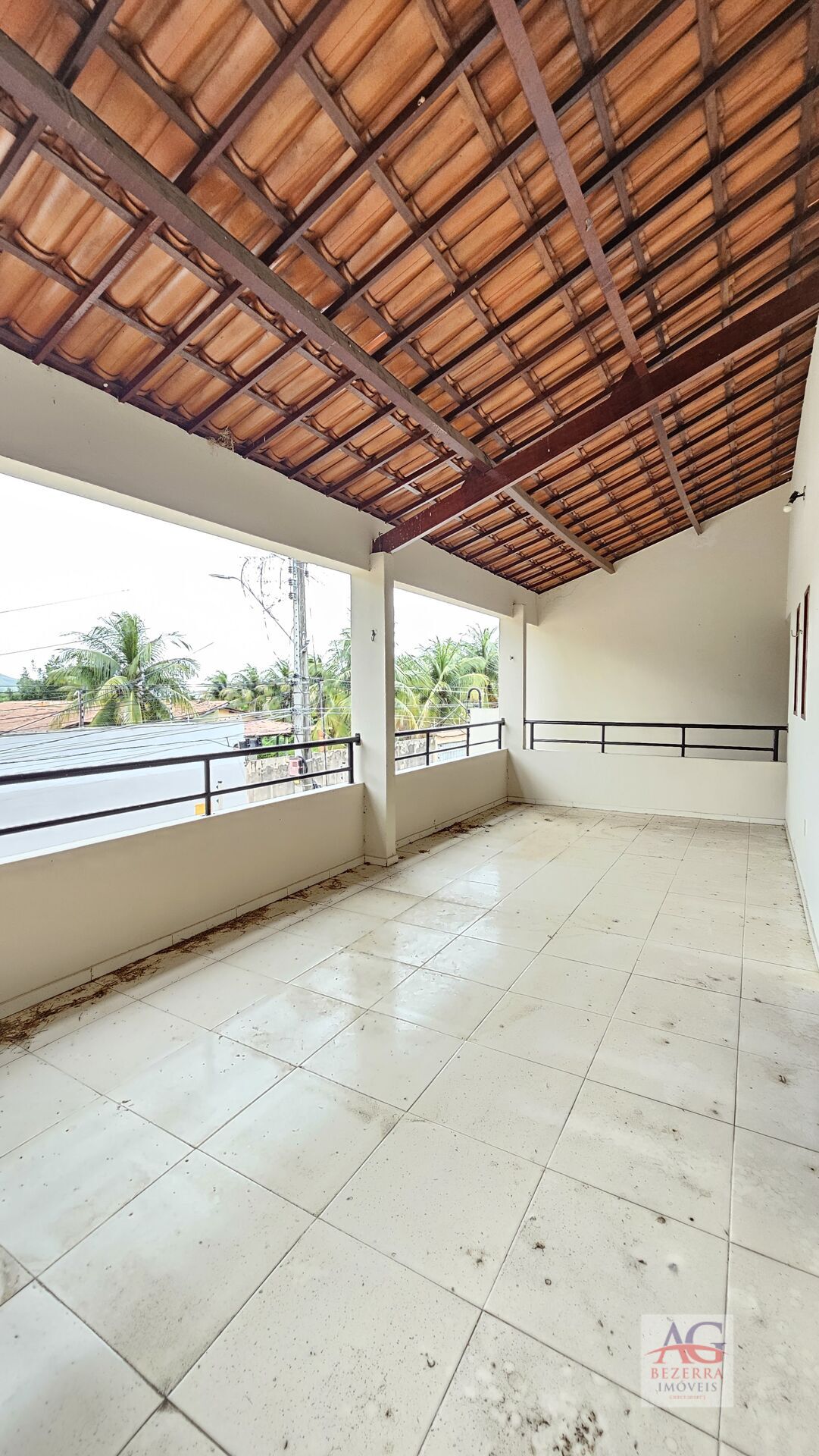 Casa à venda com 3 quartos, 250m² - Foto 2