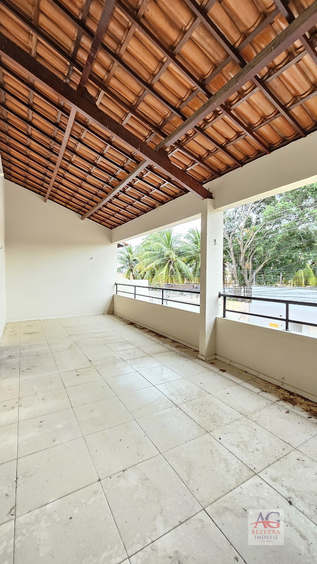 Casa à venda com 3 quartos, 250m² - Foto 1