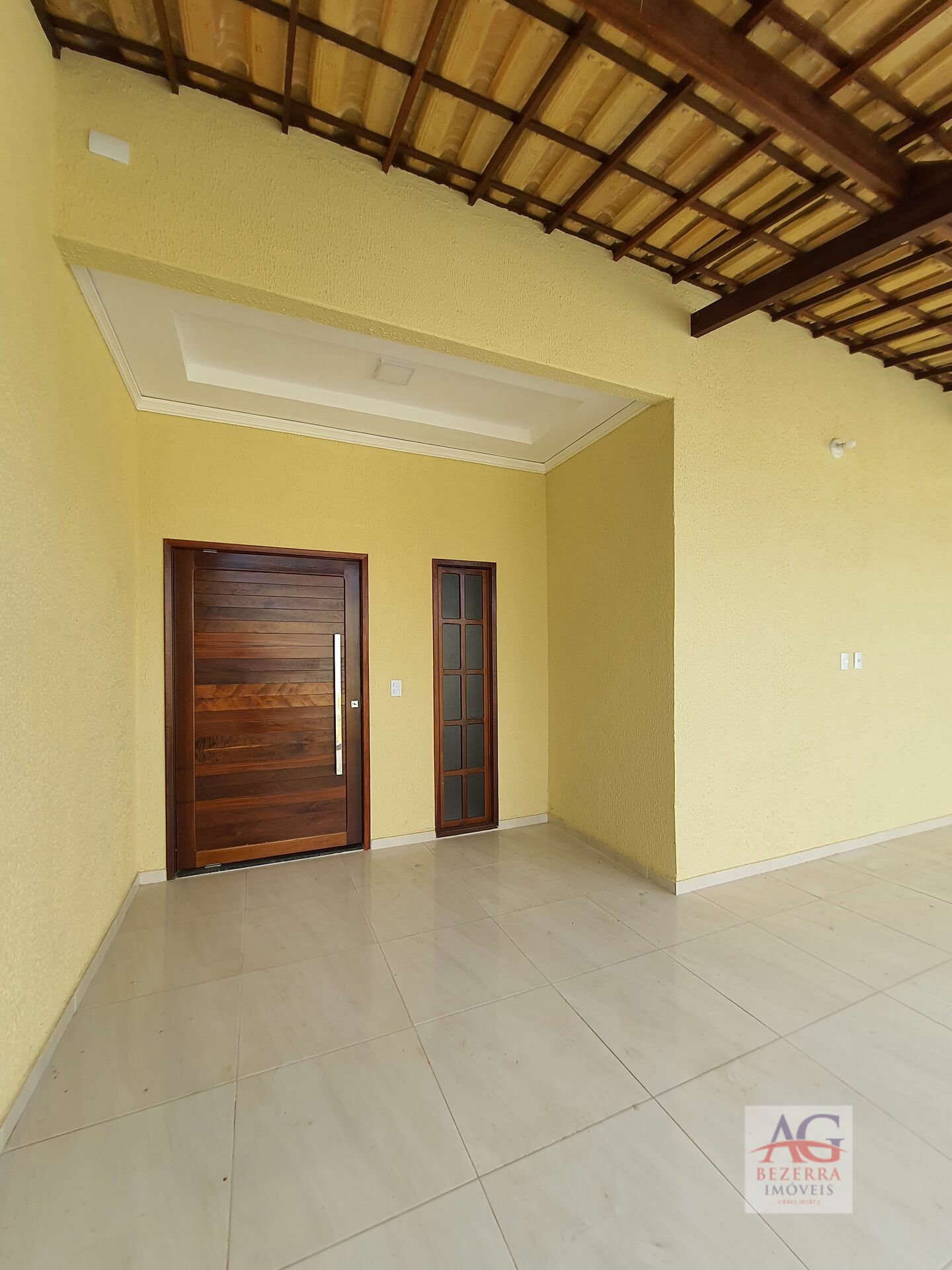 Casa à venda com 3 quartos, 136m² - Foto 2