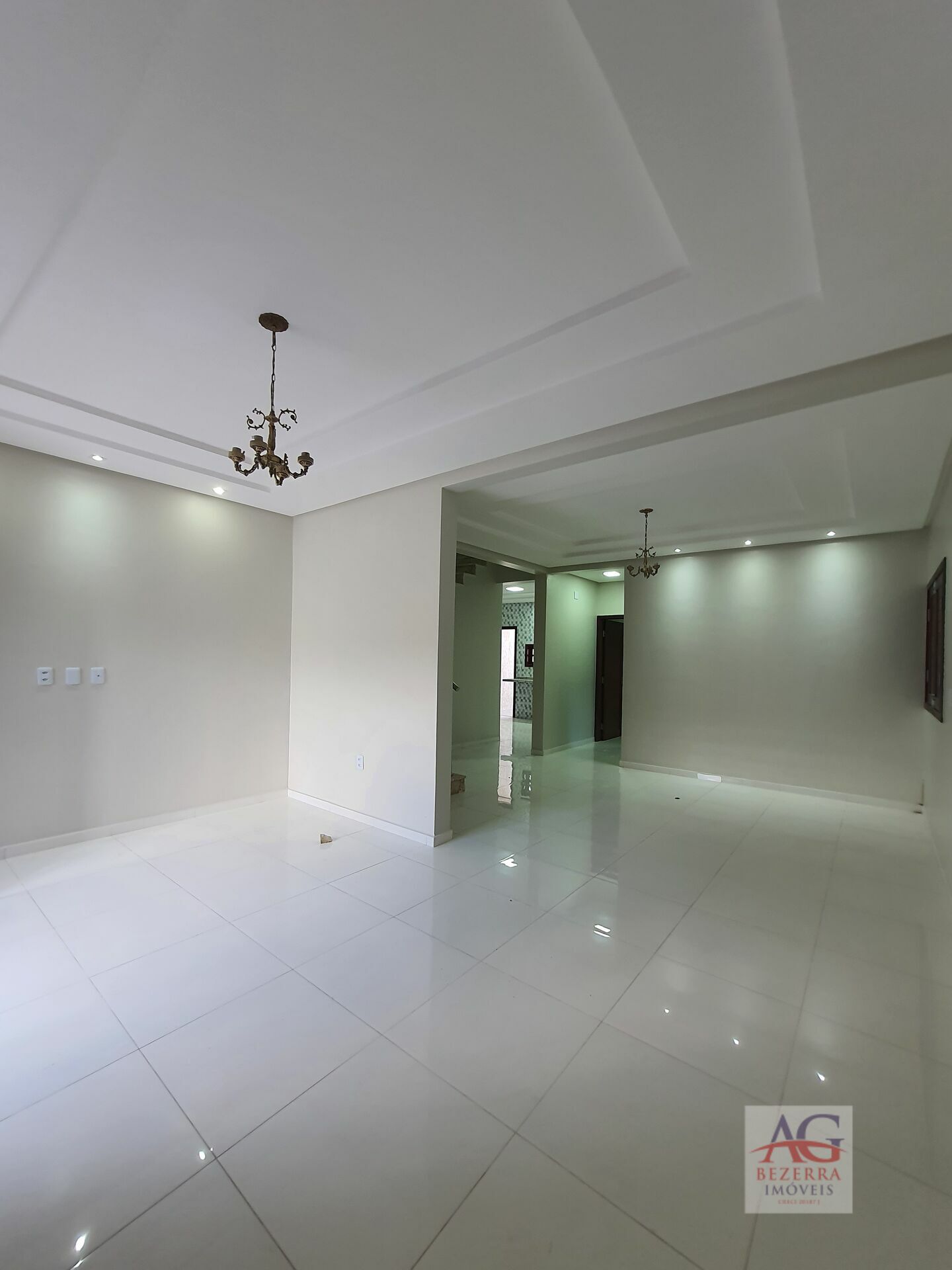 Casa à venda com 4 quartos, 214m² - Foto 5