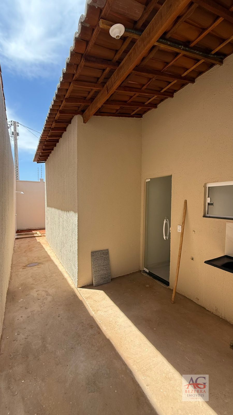 Casa à venda com 3 quartos, 89m² - Foto 12