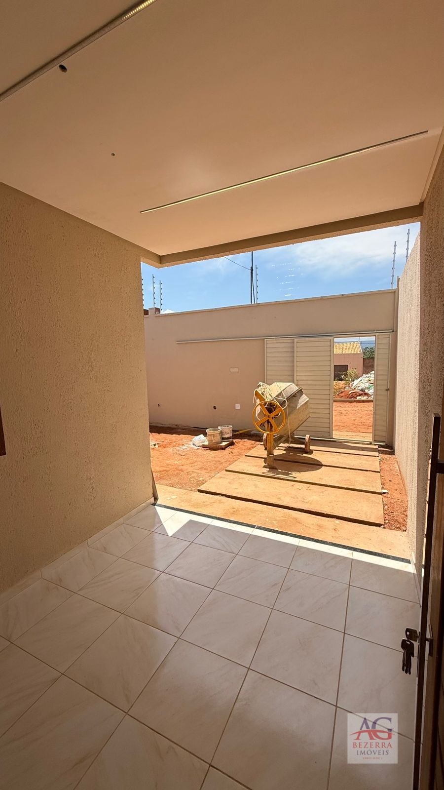 Casa à venda com 3 quartos, 89m² - Foto 2