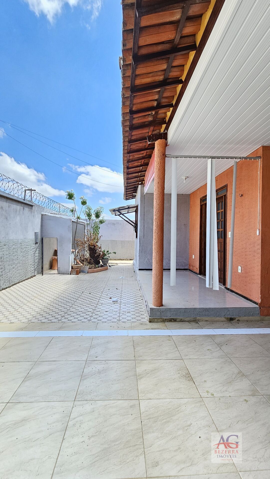 Casa à venda com 3 quartos, 86m² - Foto 4