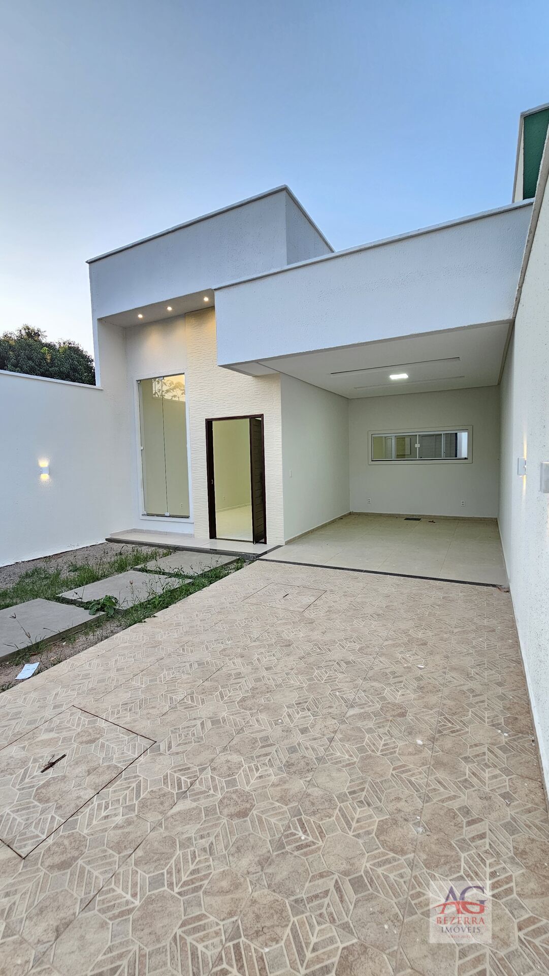 Casa à venda com 3 quartos, 110m² - Foto 2