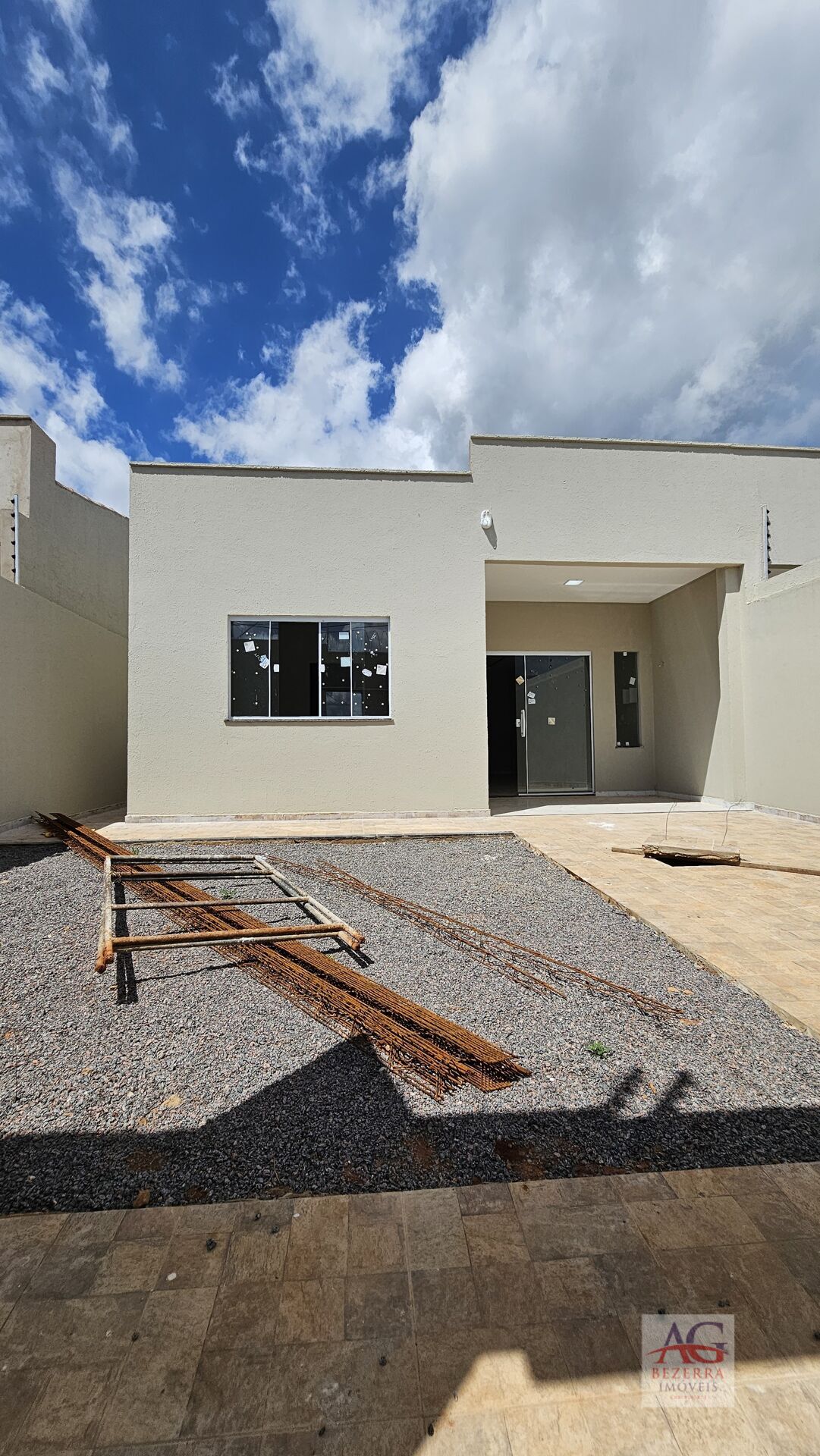 Casa à venda com 3 quartos, 99m² - Foto 2