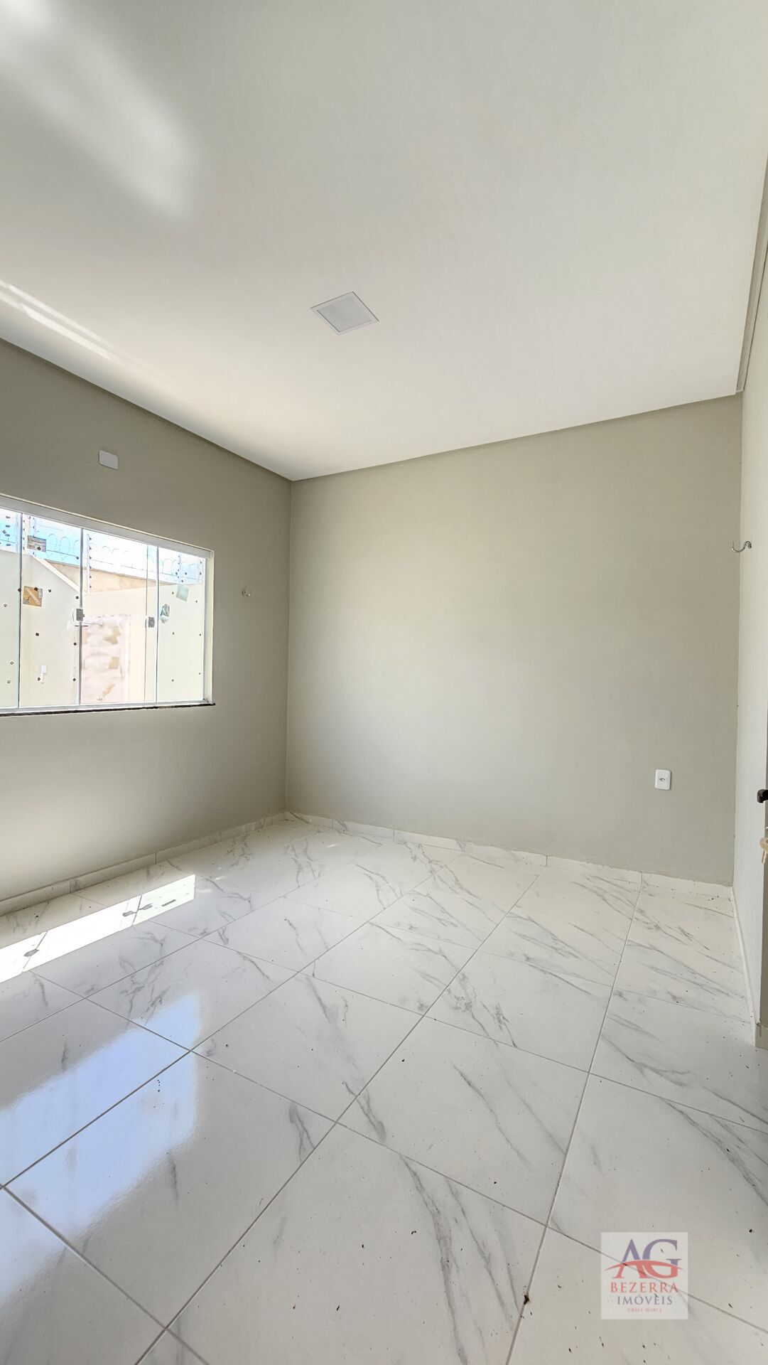 Casa à venda com 3 quartos, 99m² - Foto 11