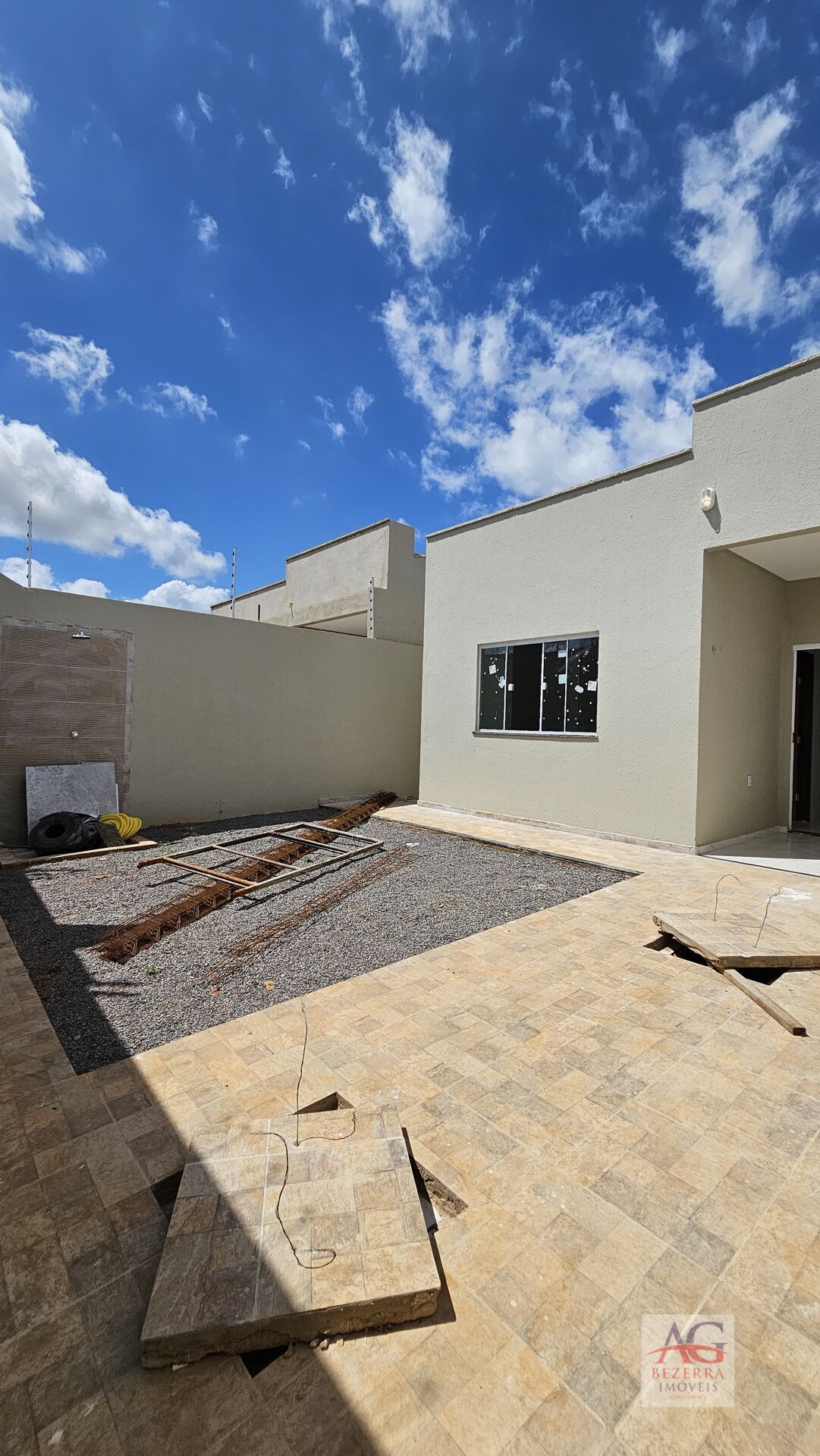 Casa à venda com 3 quartos, 99m² - Foto 4