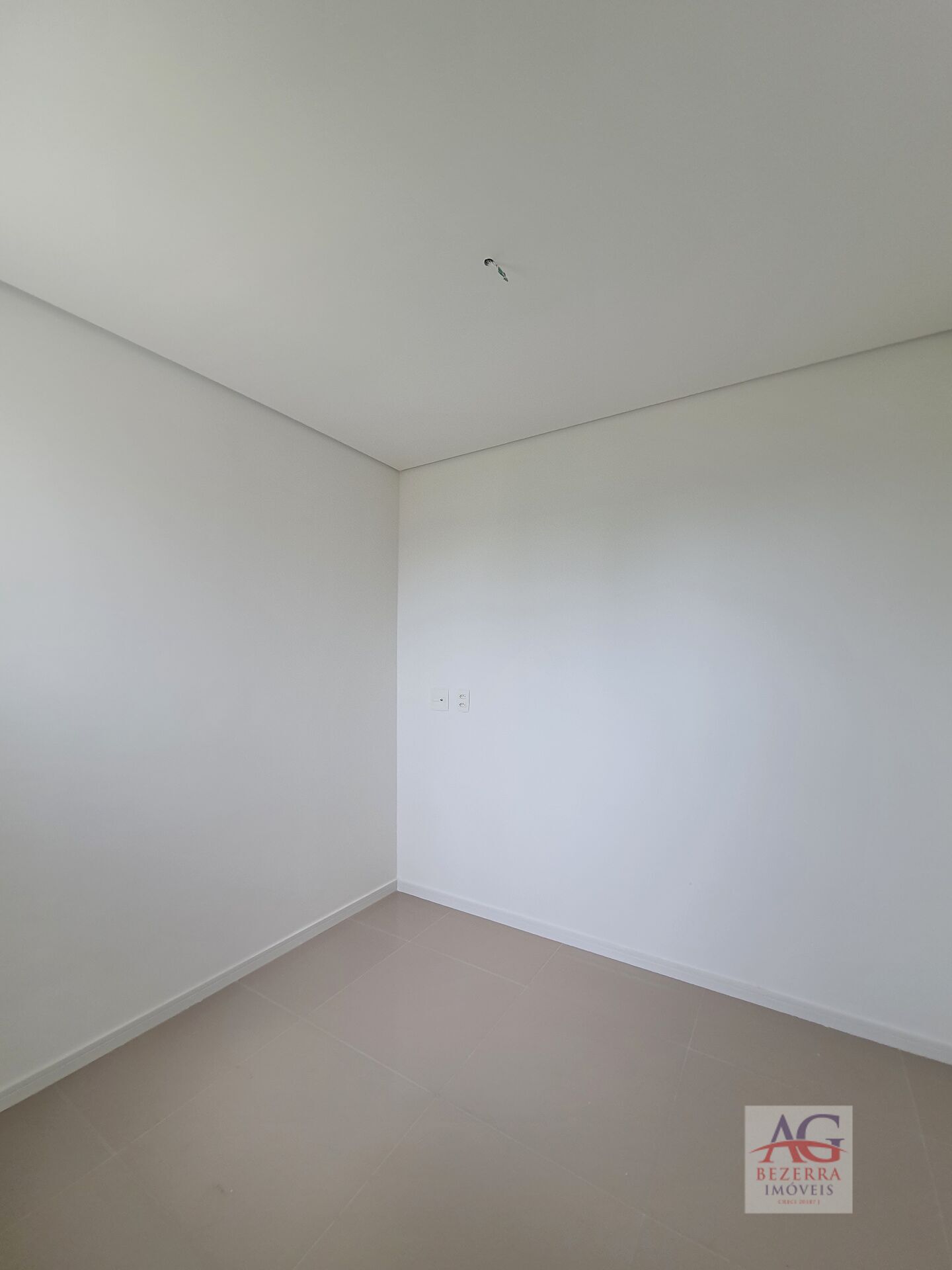 Apartamento à venda com 2 quartos, 100m² - Foto 12