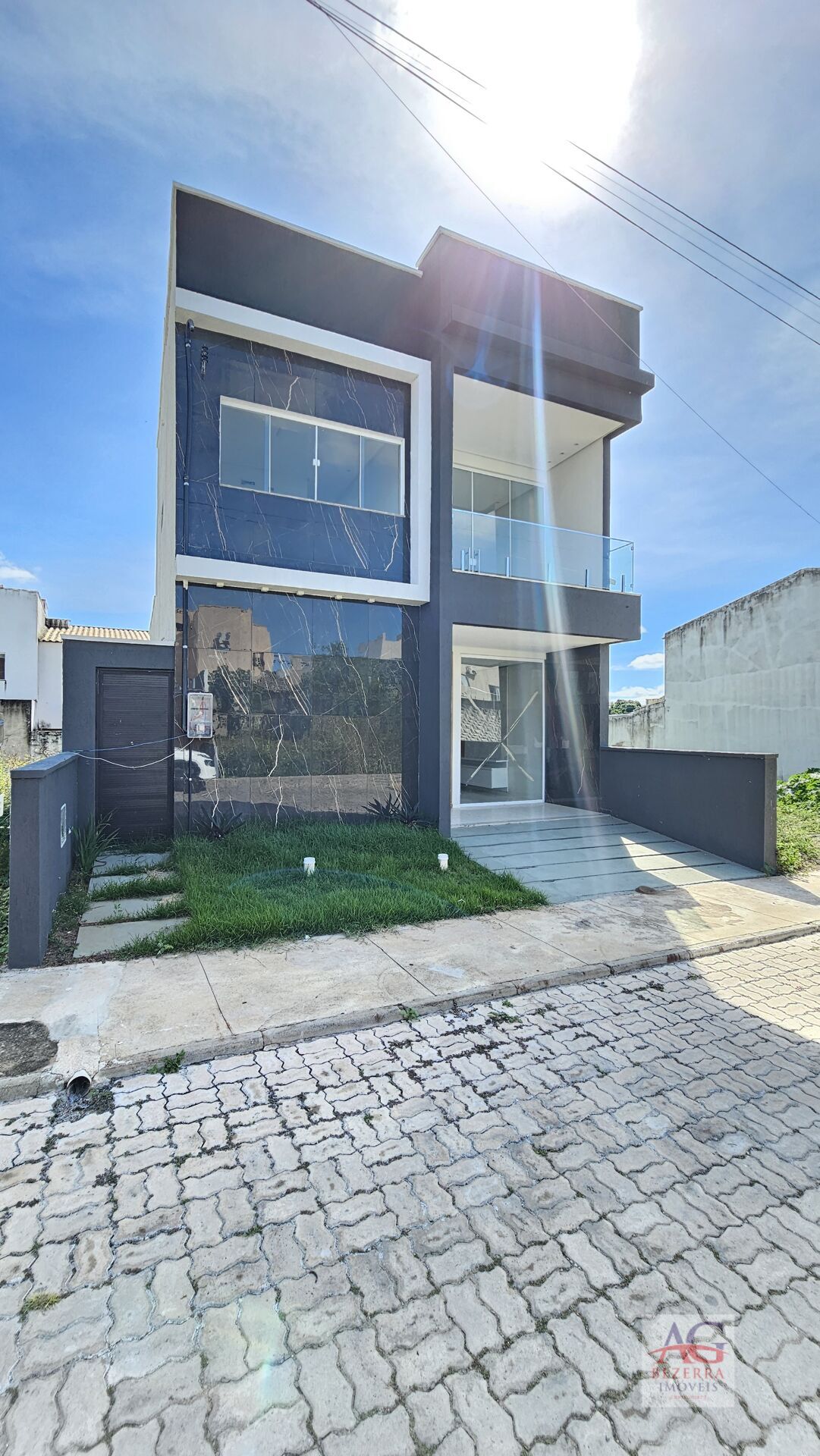 Casa à venda com 4 quartos, 260m² - Foto 2
