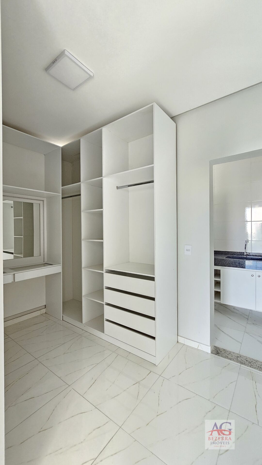 Casa à venda com 4 quartos, 260m² - Foto 21
