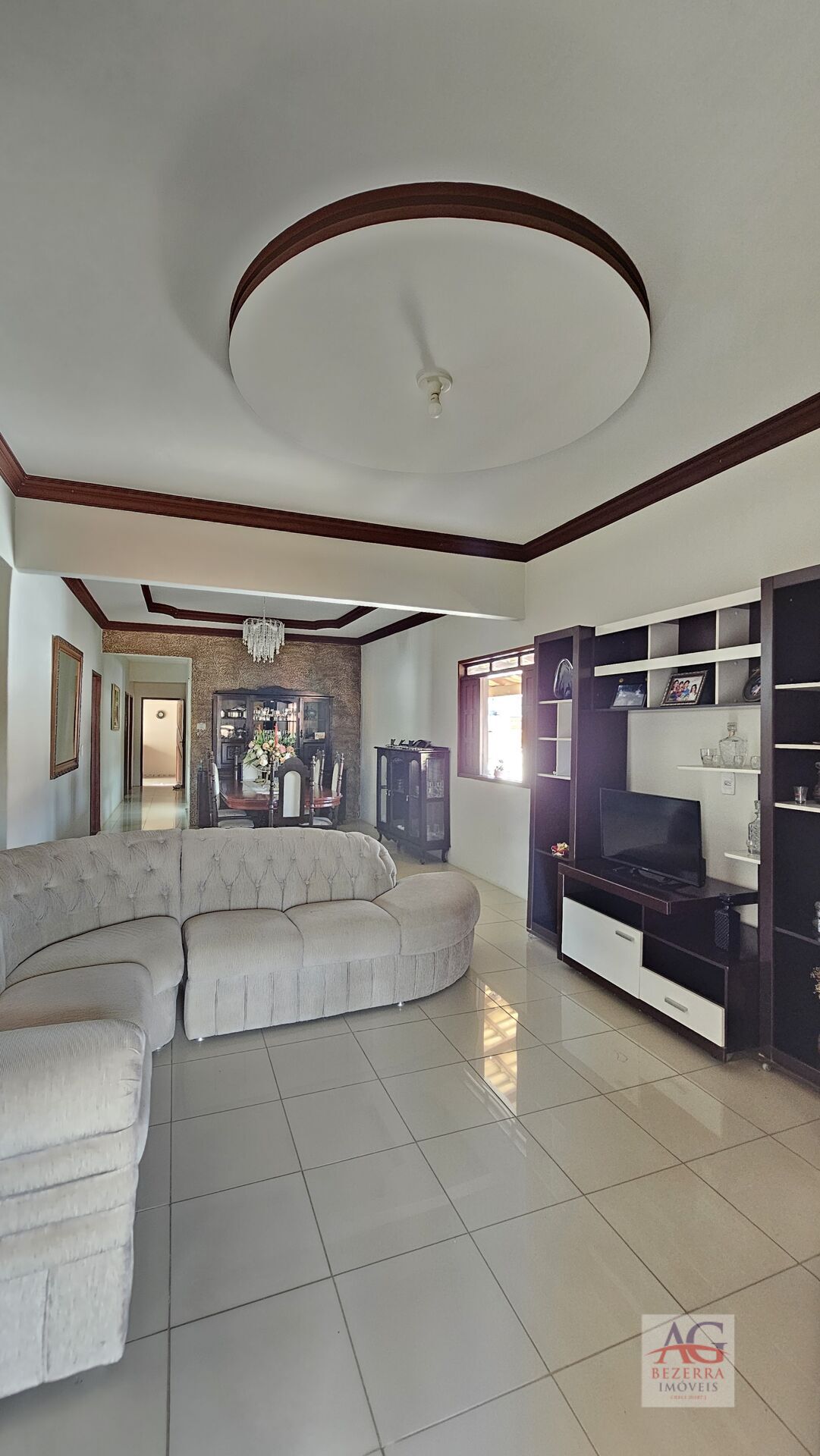 Casa à venda com 3 quartos, 170m² - Foto 2