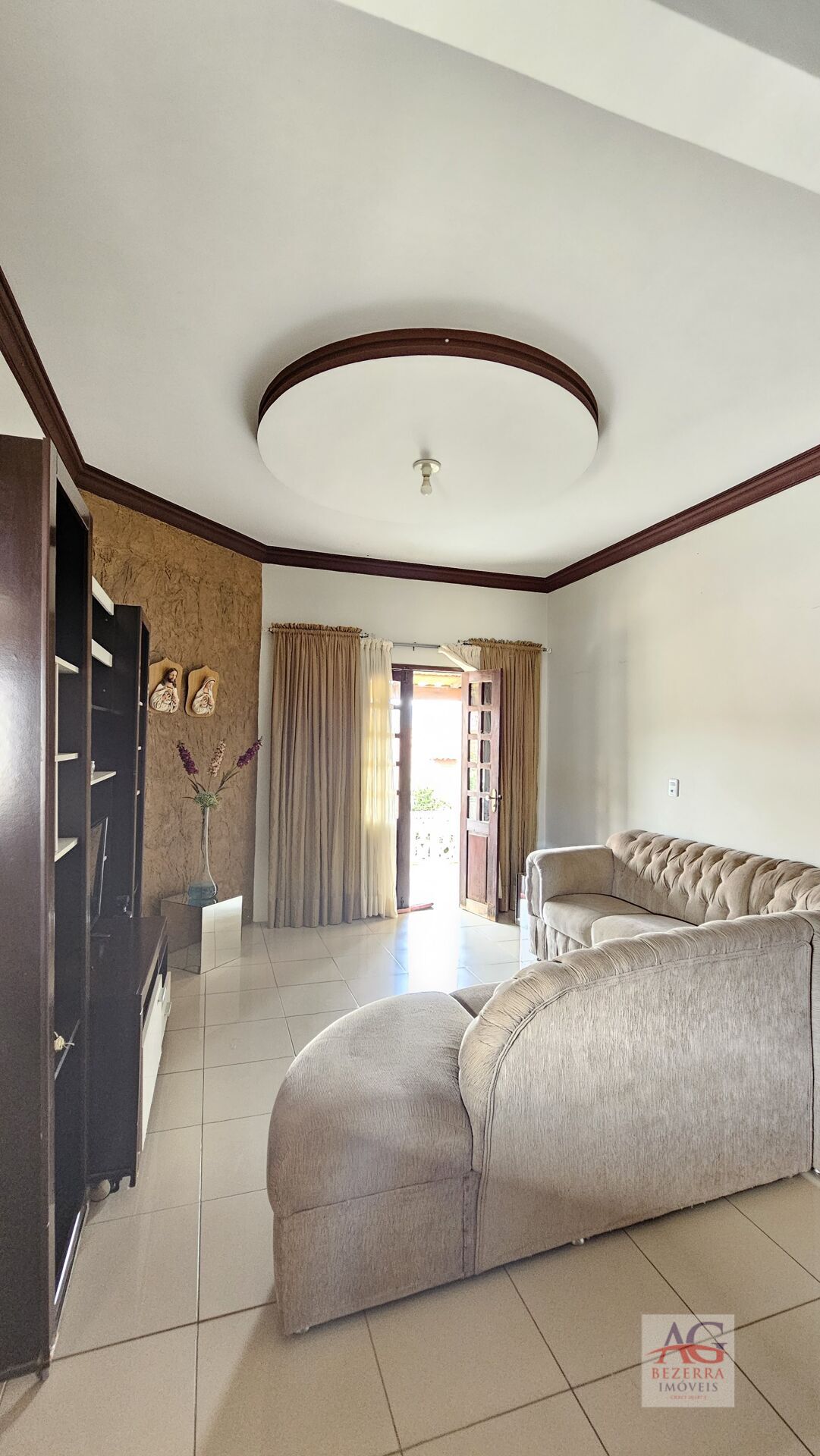 Casa à venda com 3 quartos, 170m² - Foto 3
