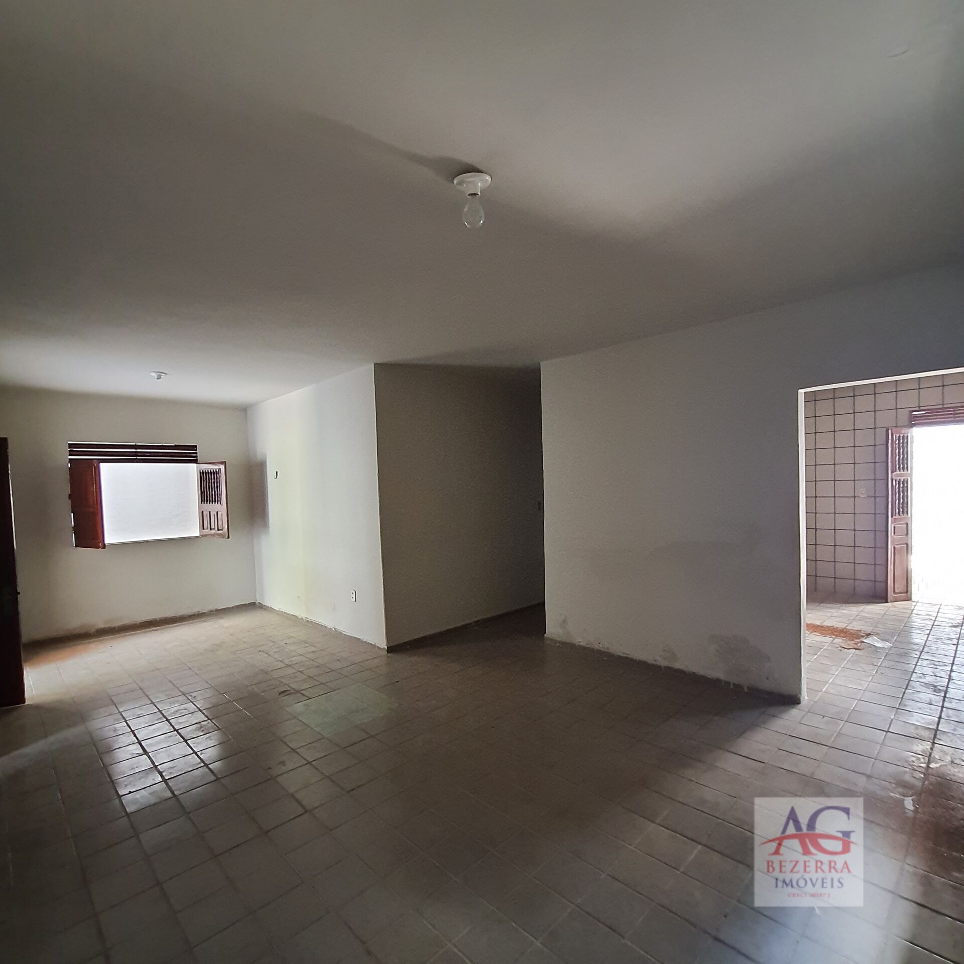 Casa à venda com 7 quartos, 253m² - Foto 11