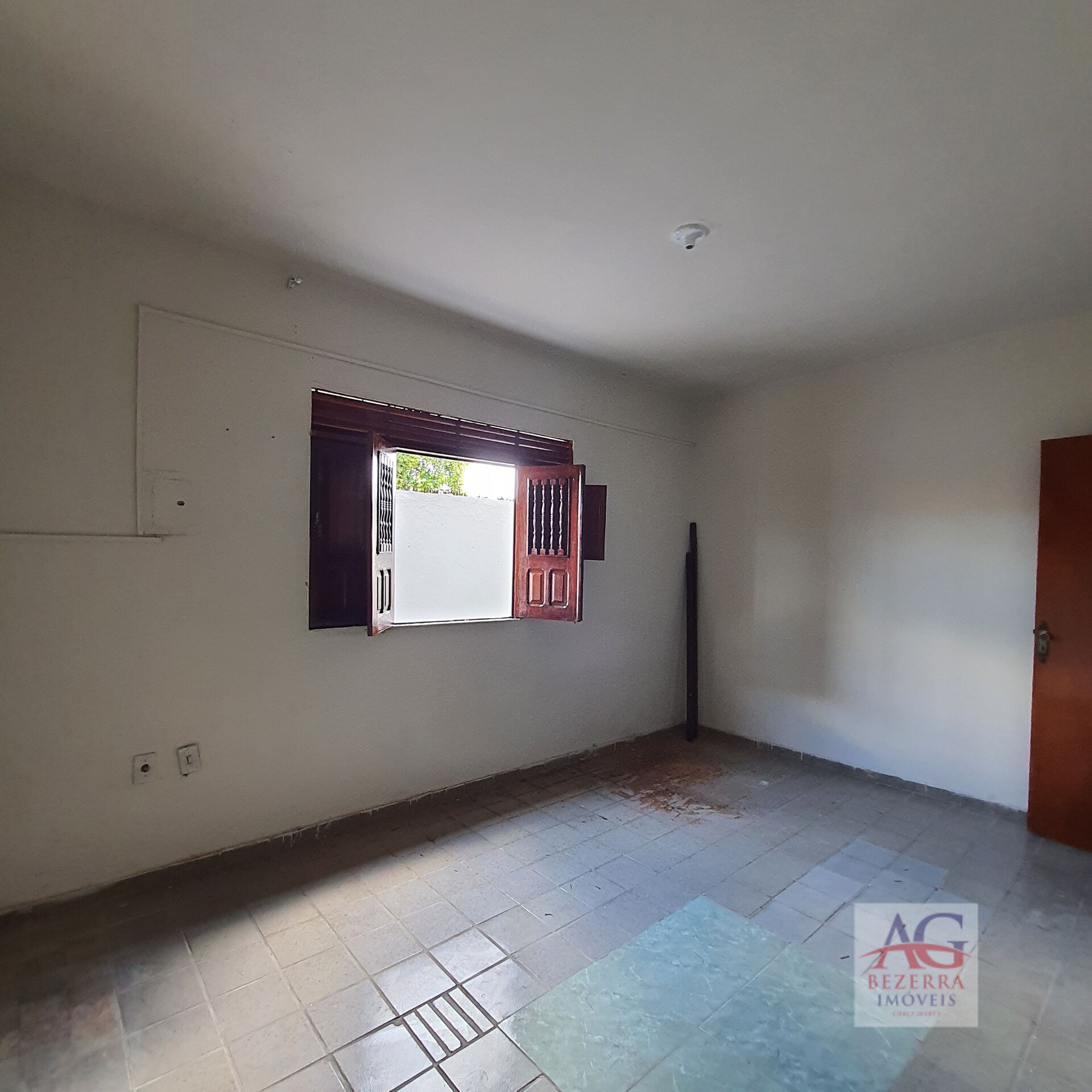 Casa à venda com 7 quartos, 253m² - Foto 17