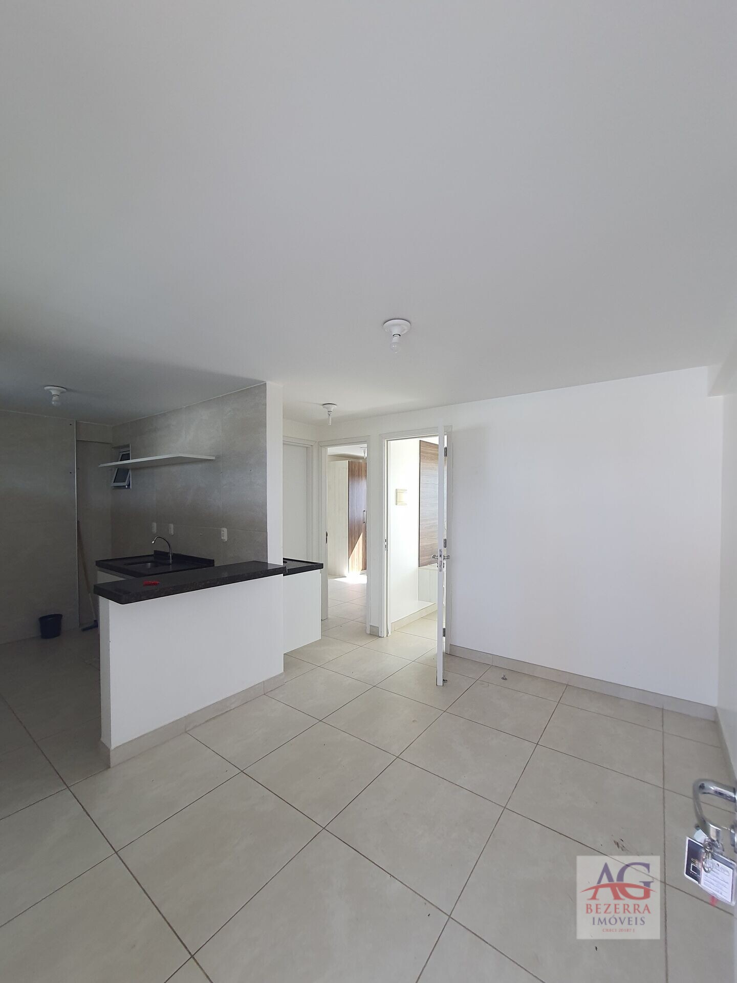 Apartamento à venda com 2 quartos, 50m² - Foto 2