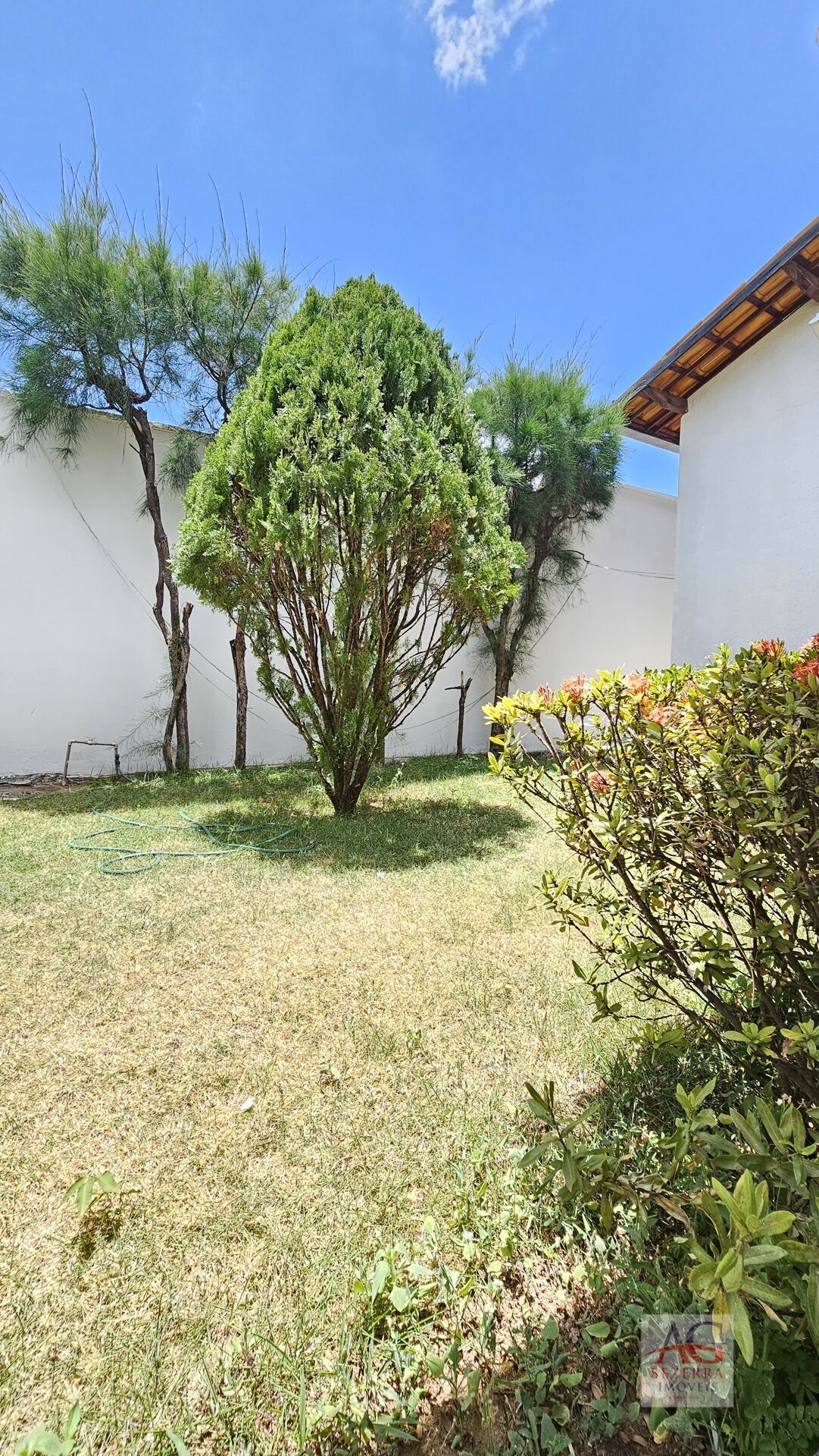 Casa à venda com 3 quartos, 115m² - Foto 2