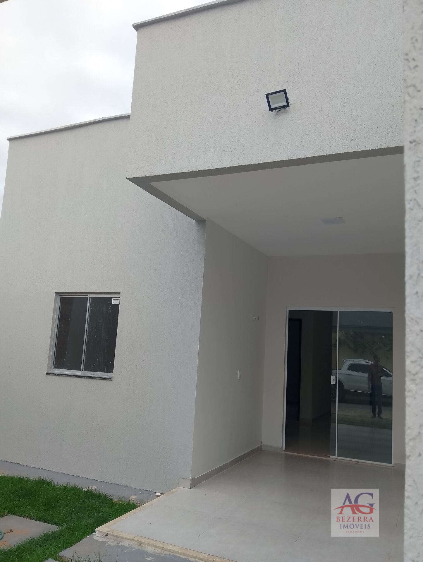 Casa à venda com 3 quartos, 86m² - Foto 1