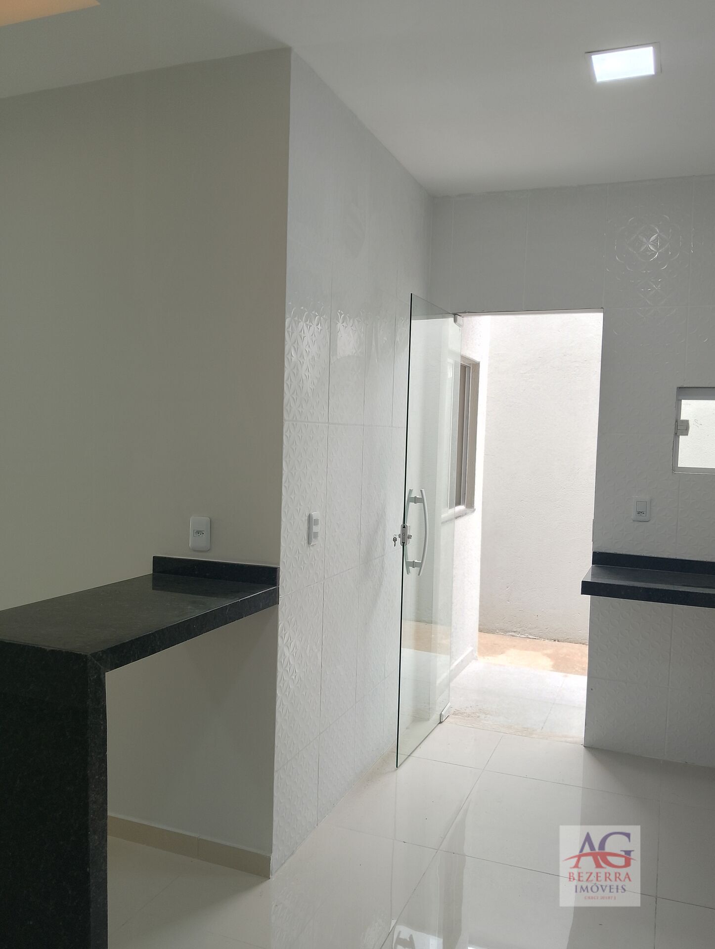 Casa à venda com 3 quartos, 86m² - Foto 11