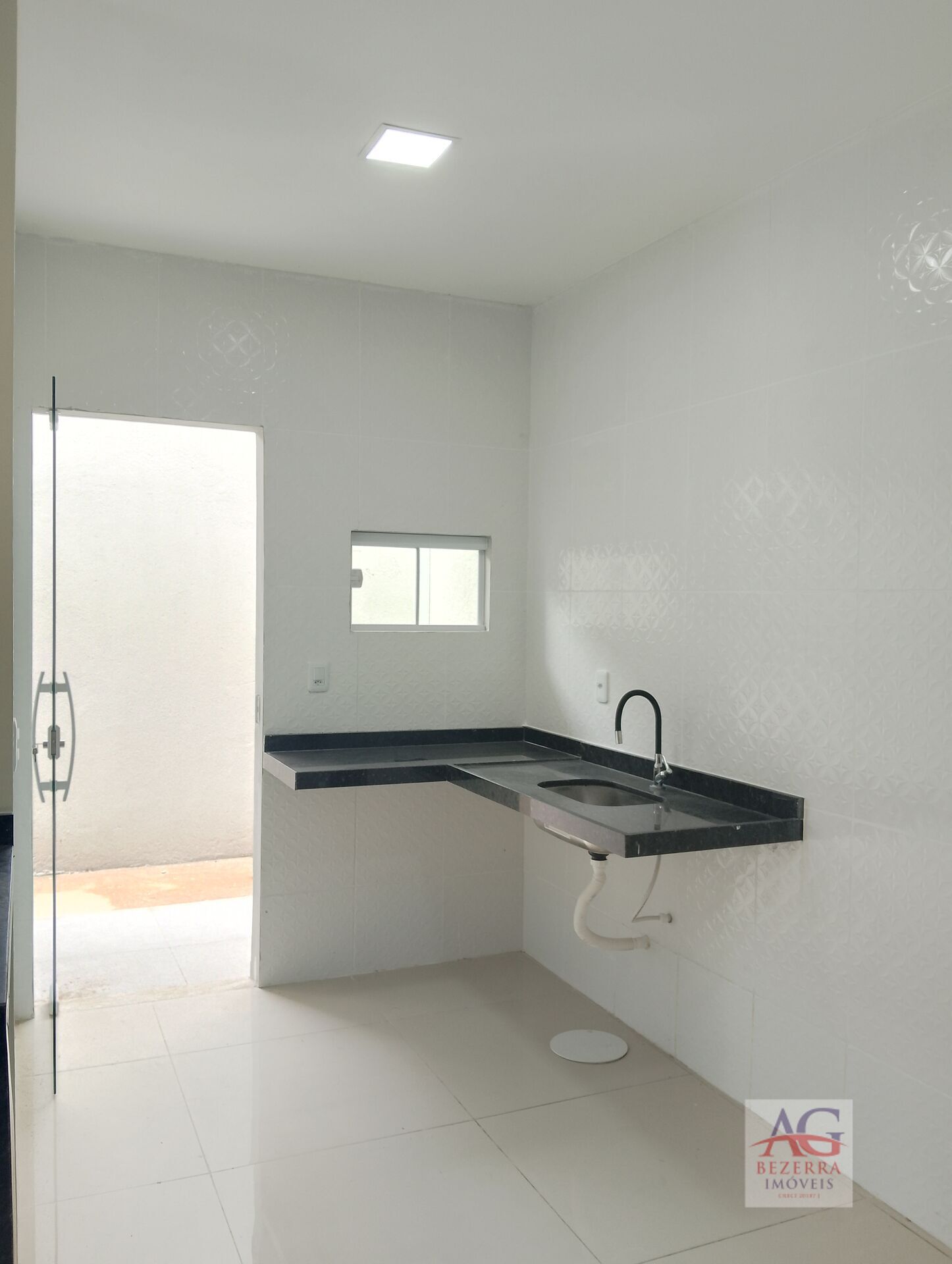 Casa à venda com 3 quartos, 86m² - Foto 12